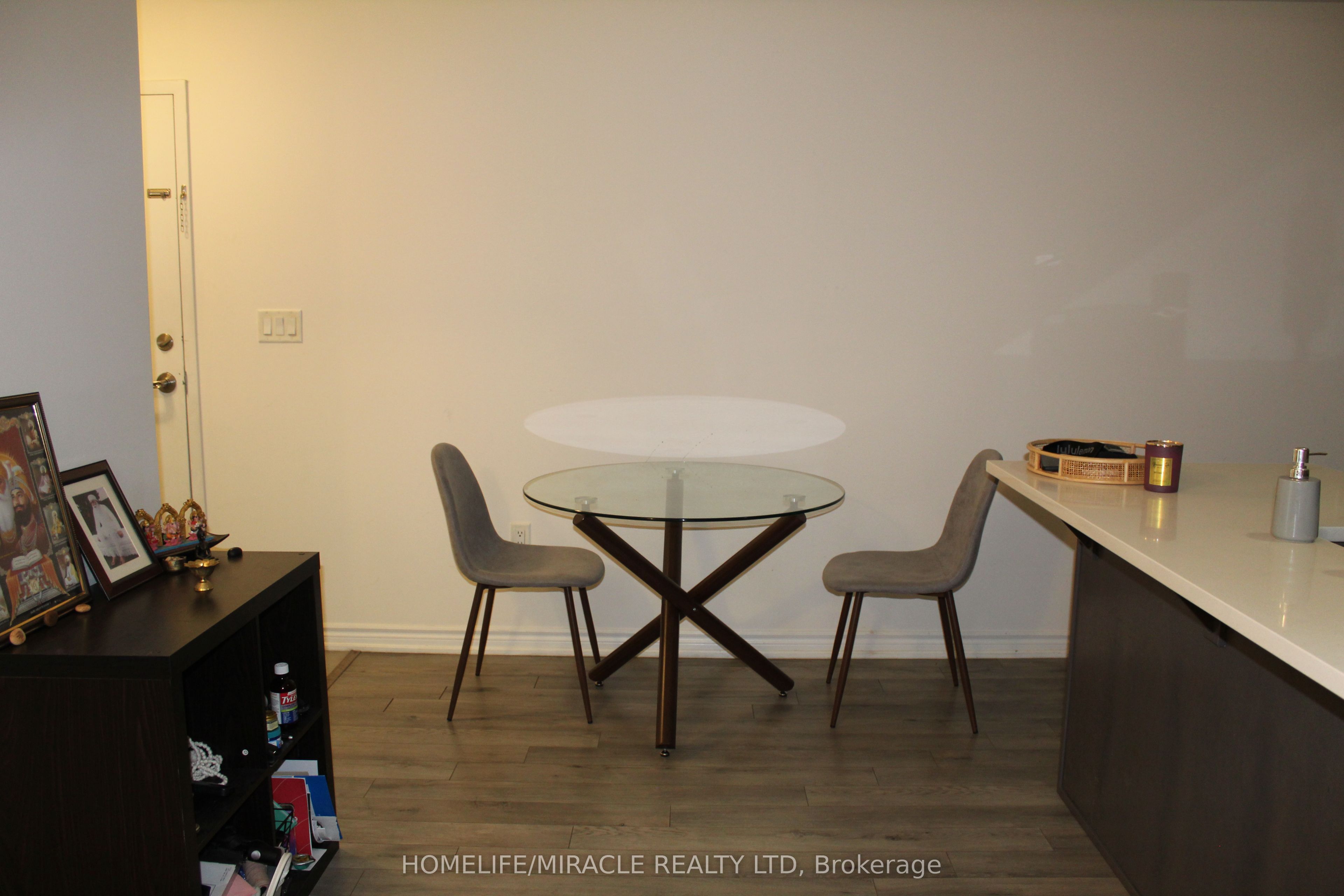 240 Lagerfeld Drive 5 Property Photo 7