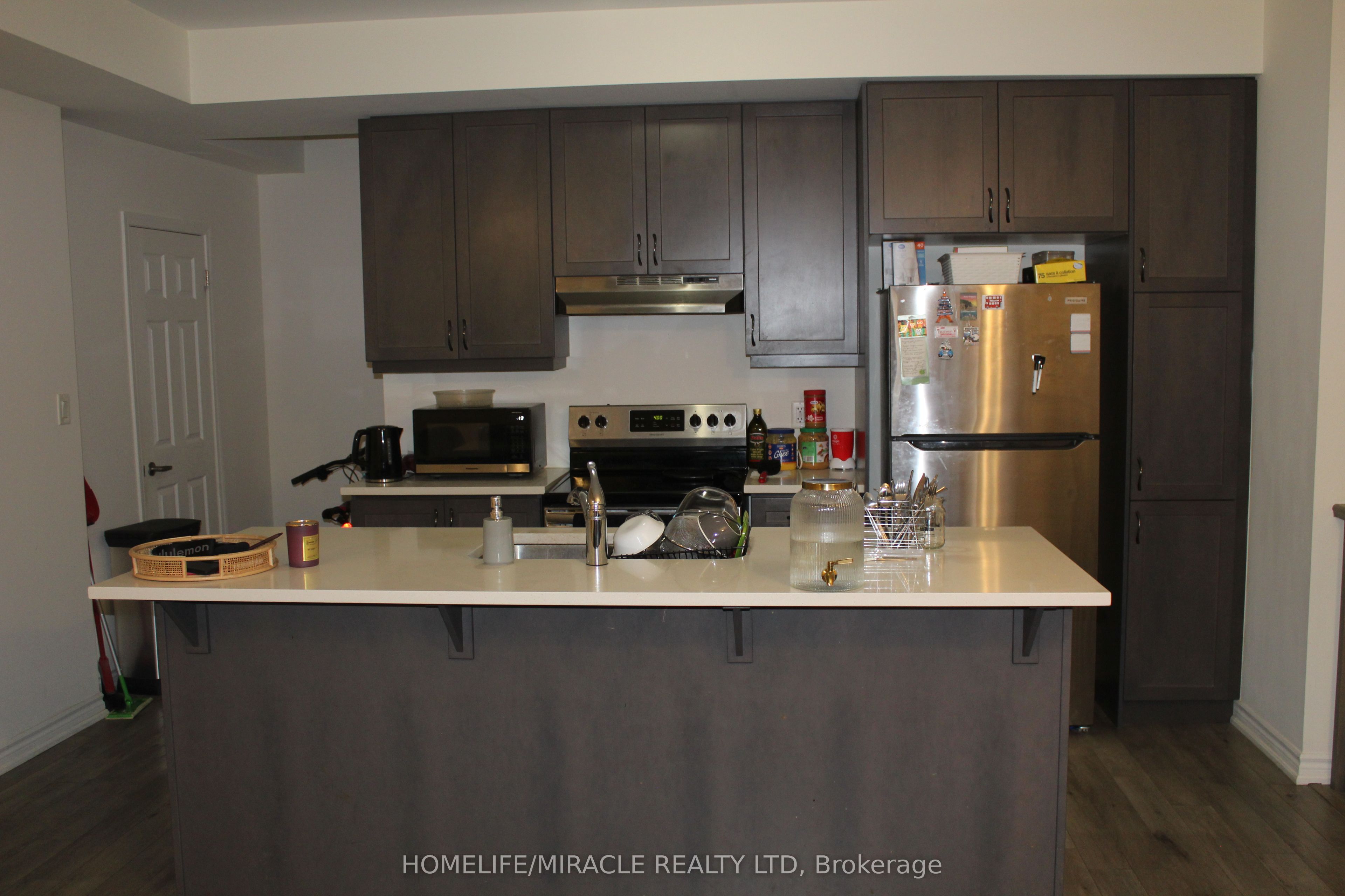 240 Lagerfeld Drive 5 Property Photo 8