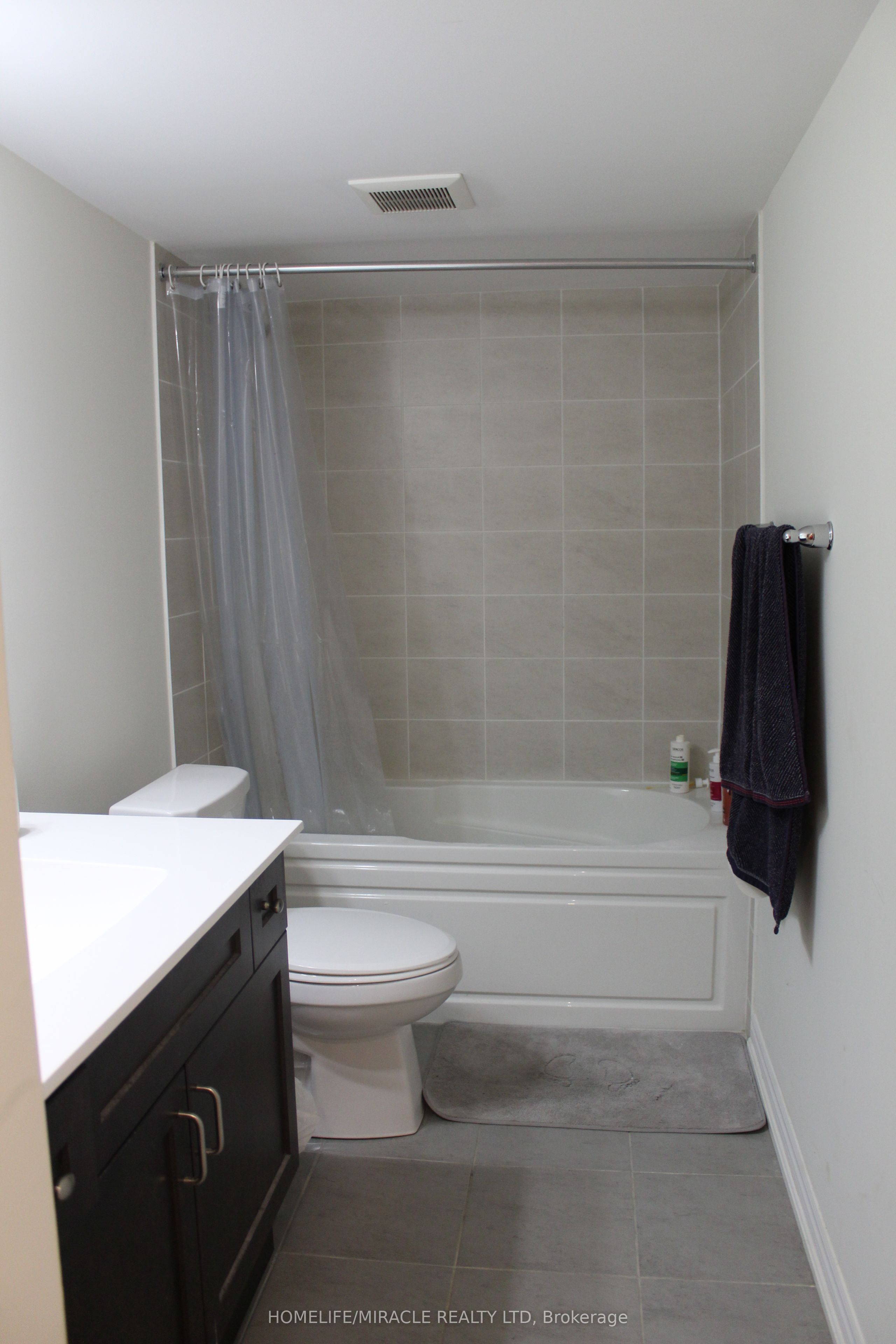 240 Lagerfeld Drive 5 Property Photo 13