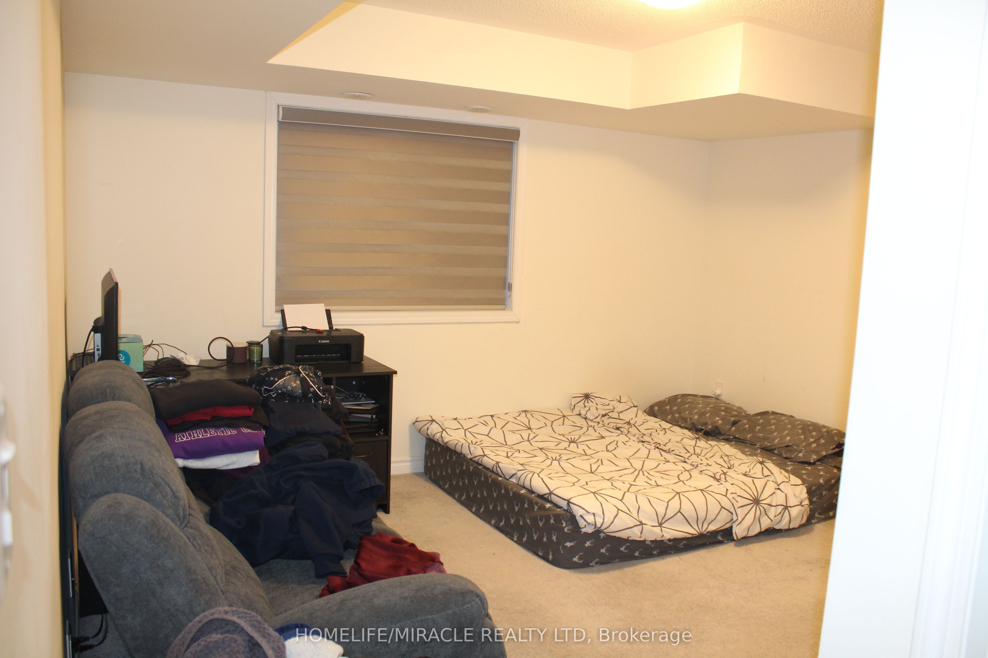 240 Lagerfeld Drive 5 Property Photo 16