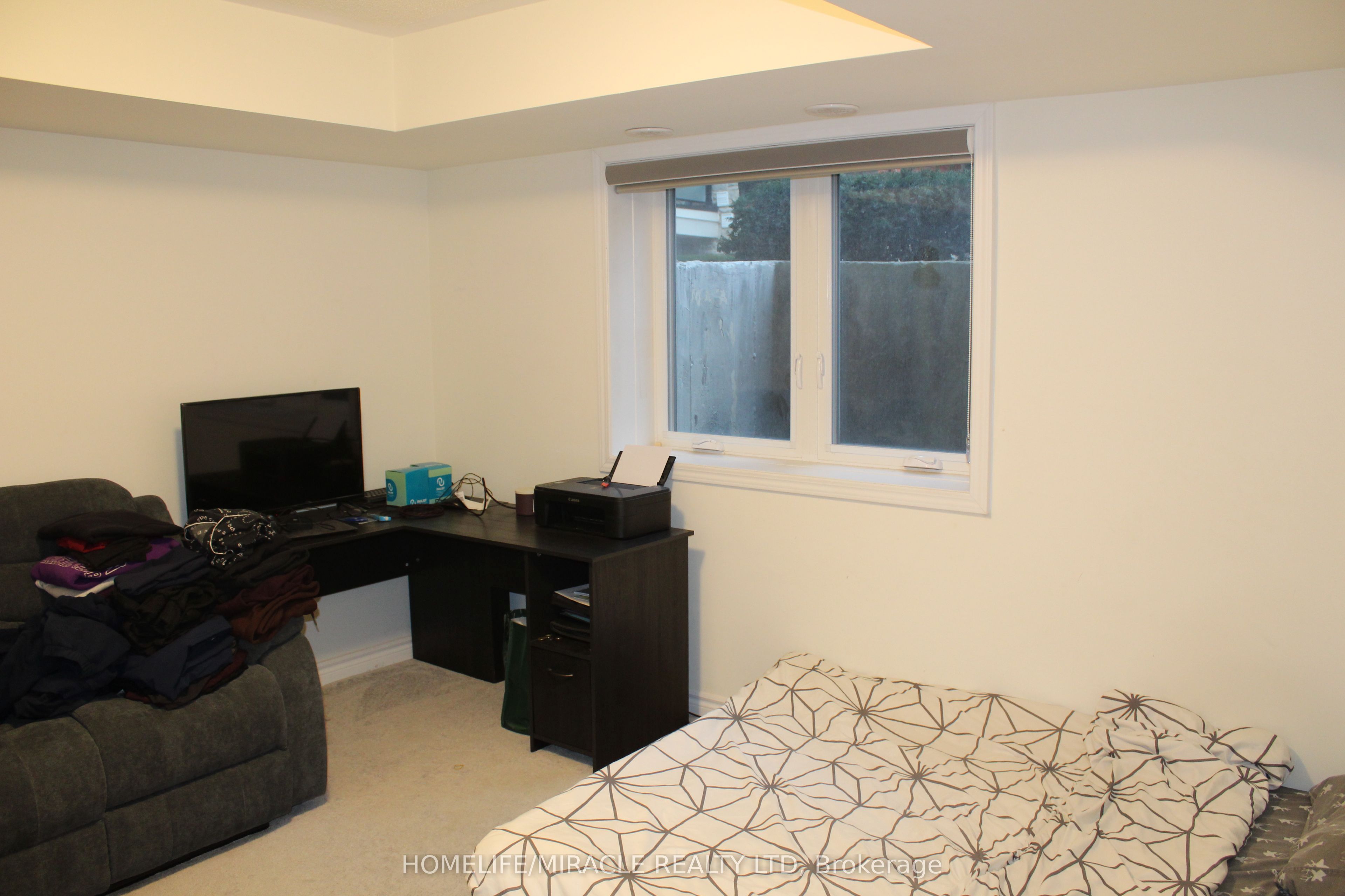 240 Lagerfeld Drive 5 Property Photo 17