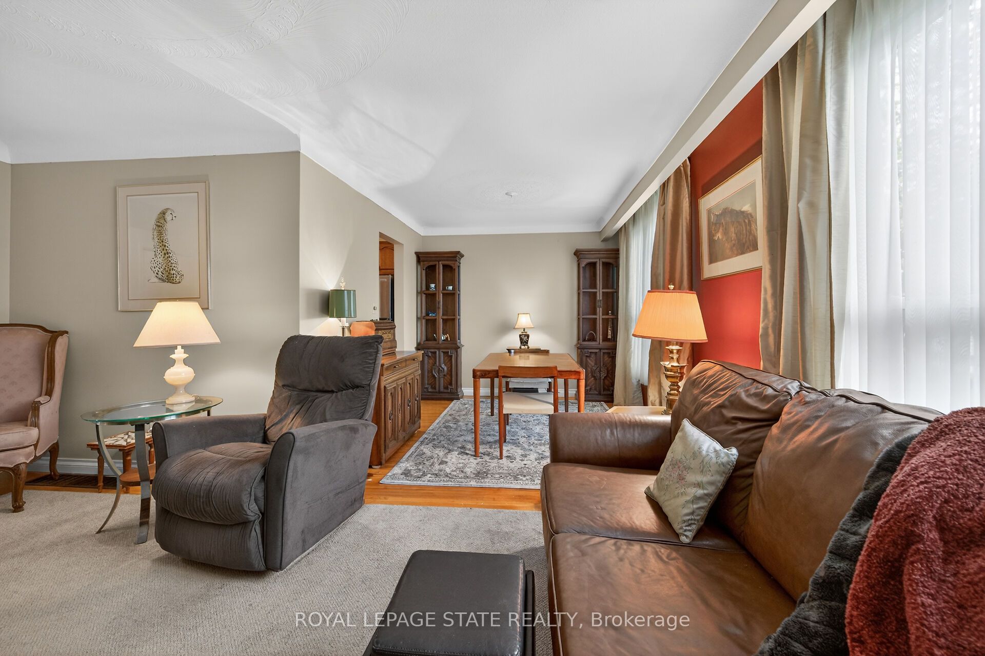 582 Woodview Road Property Photo 9