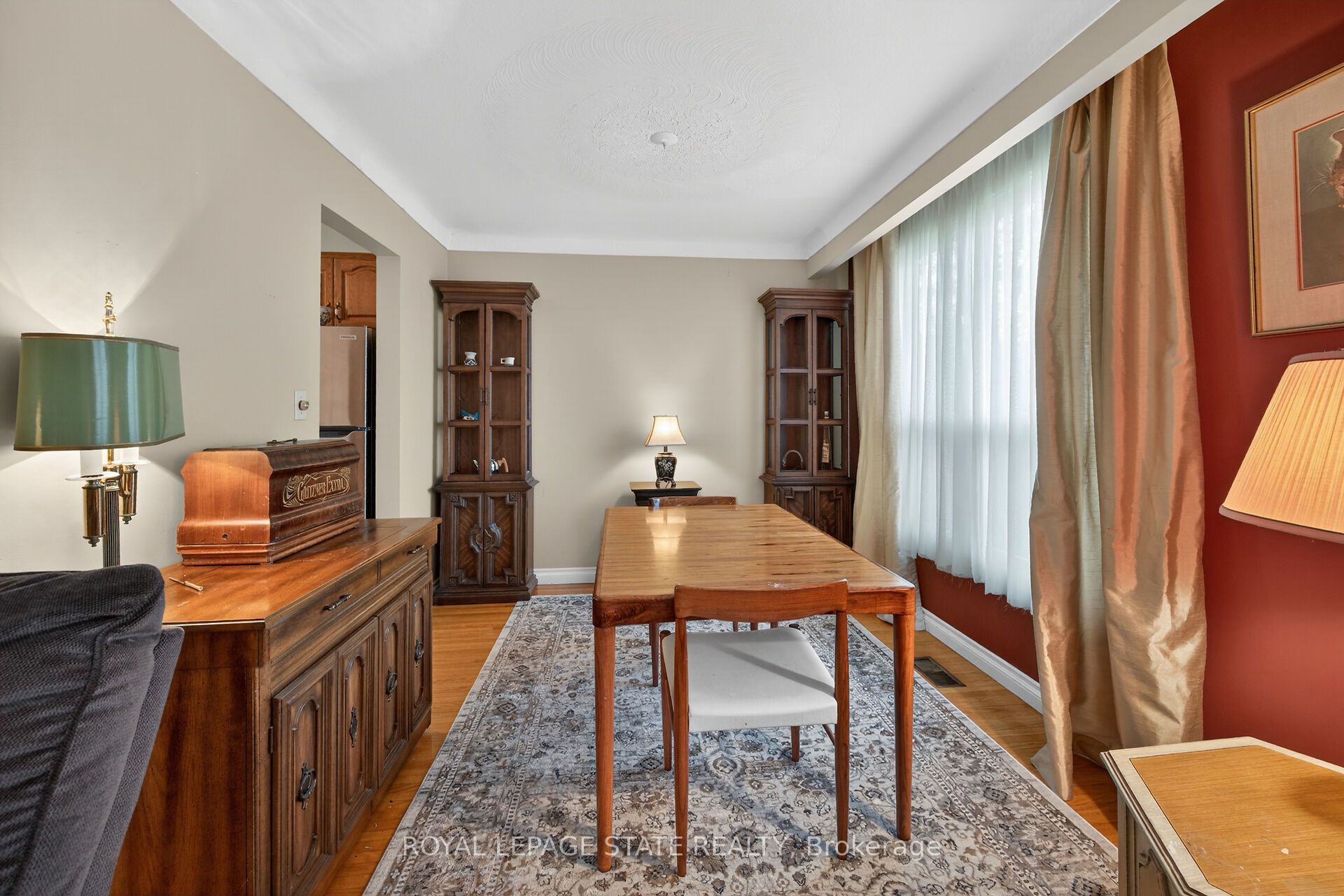 582 Woodview Road Property Photo 13
