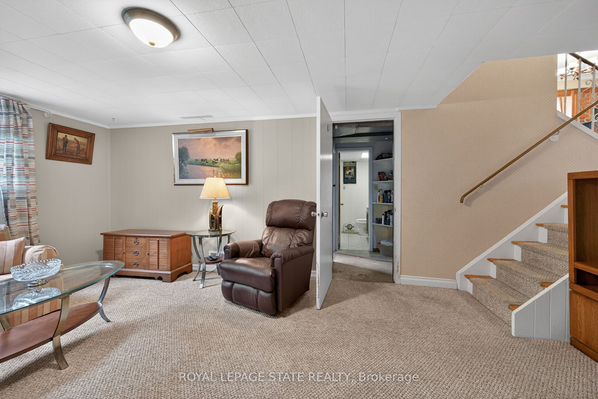 582 Woodview Road Property Photo 35