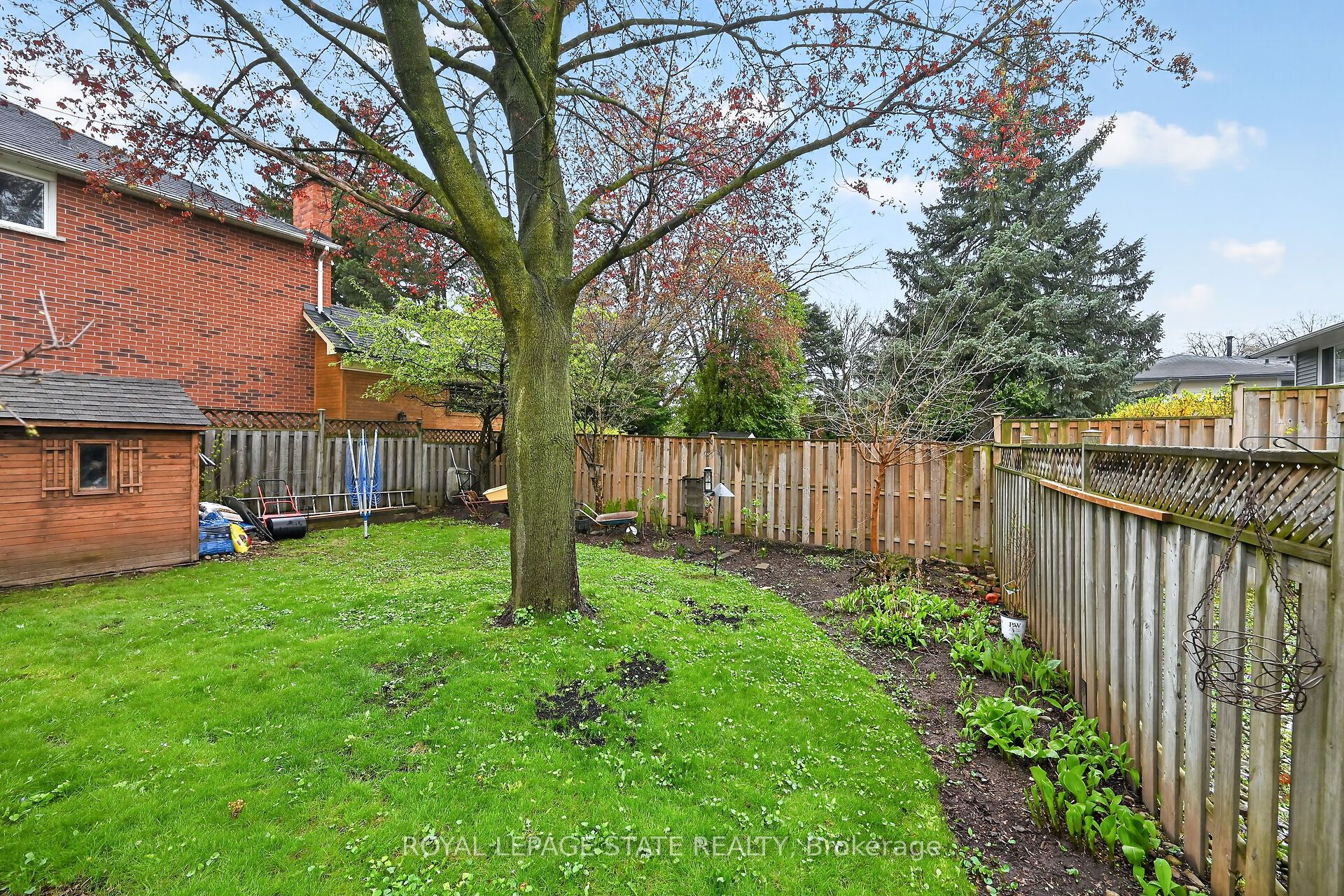 582 Woodview Road Property Photo 43