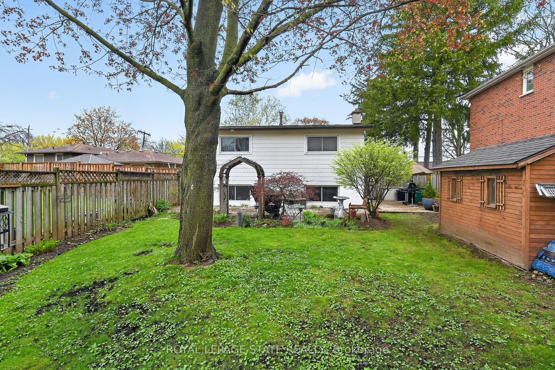 582 Woodview Road Property Photo 45
