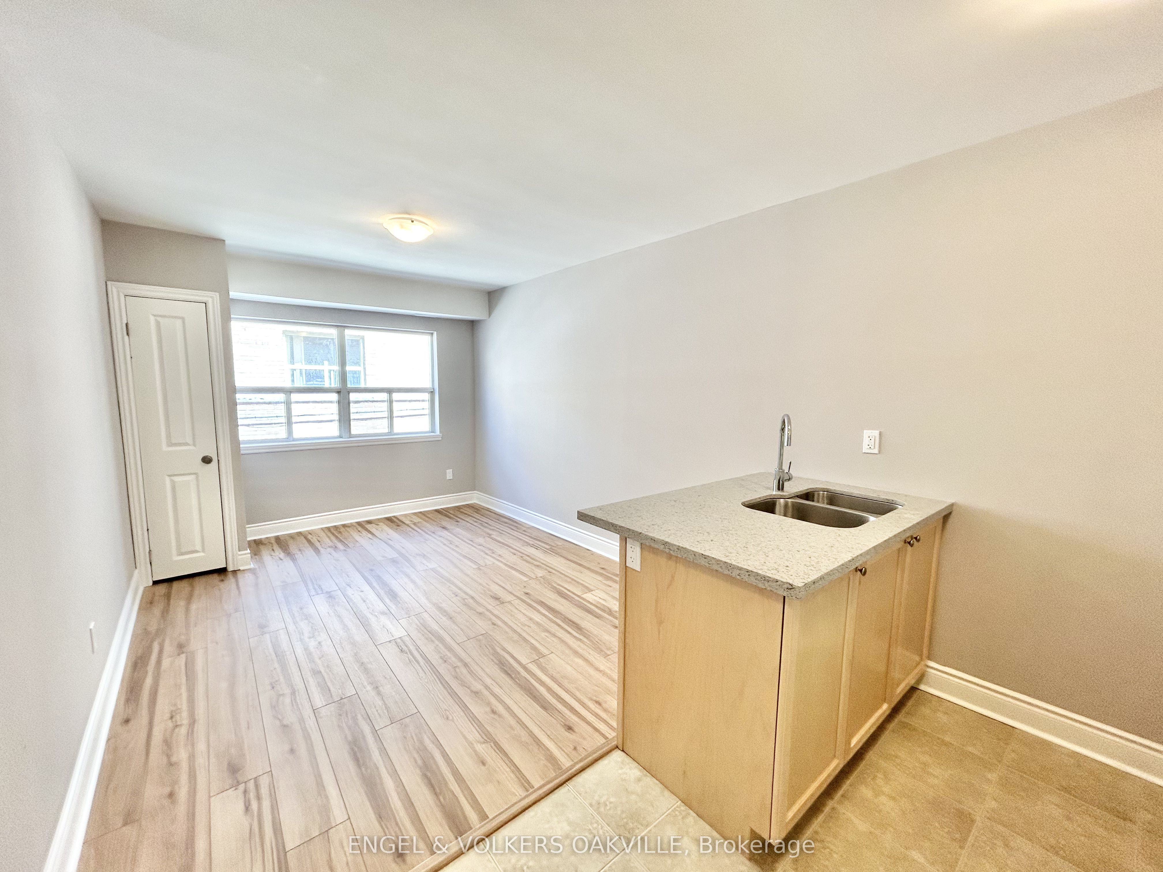 11 Thirty Third Street 204 Property Photo 2