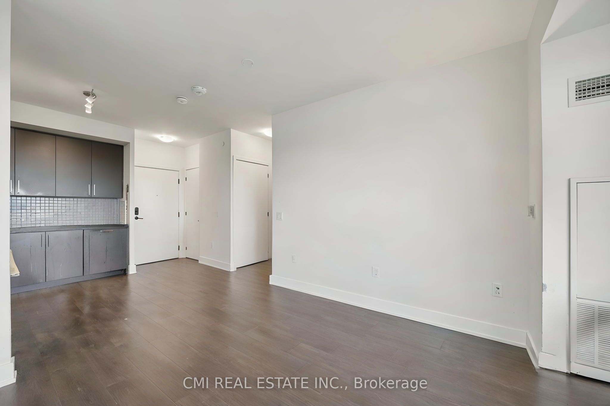 2450 Old Bronte Road 242 Property Photo 11