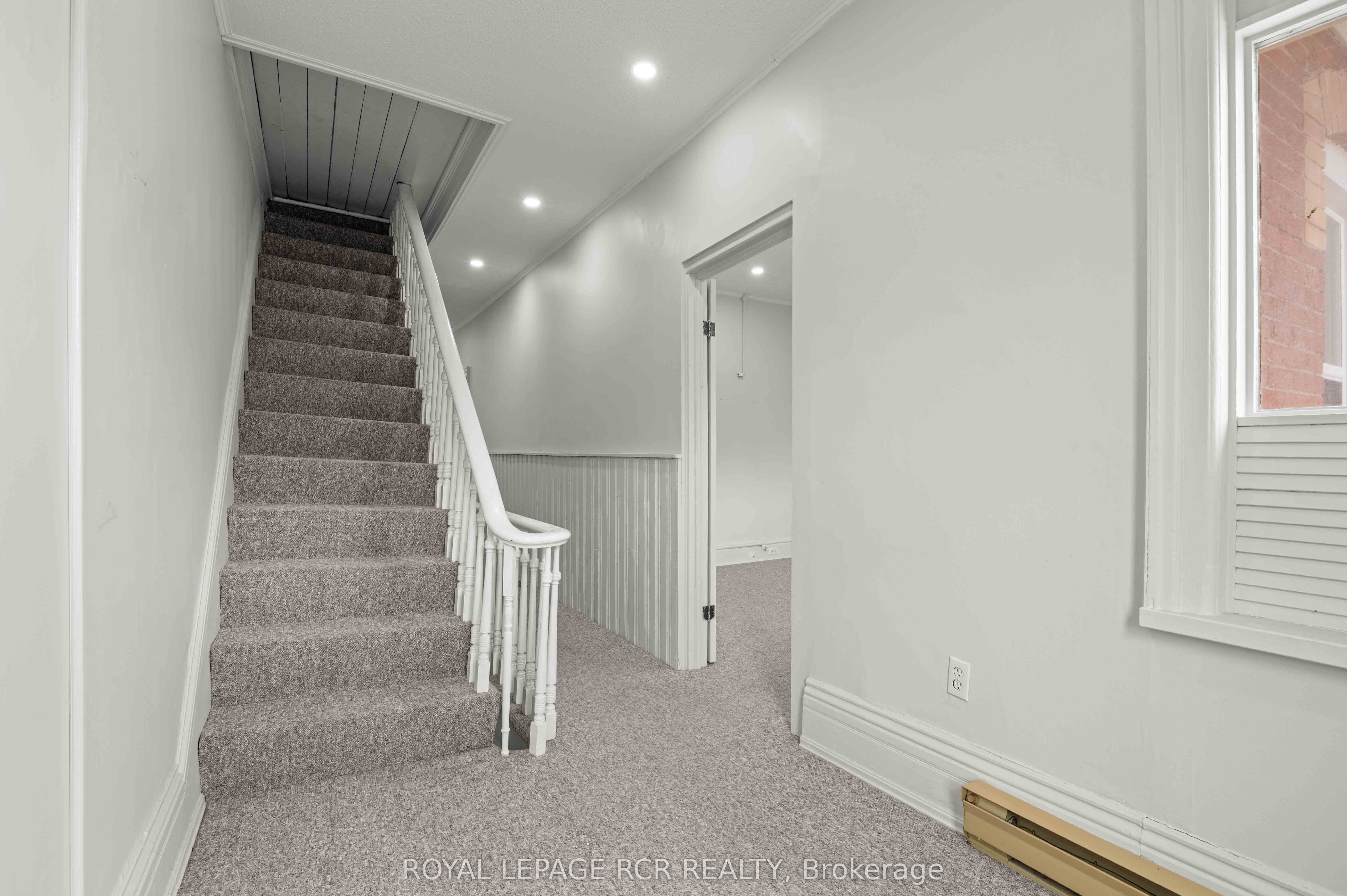 32 First Avenue 2 Property Photo 20