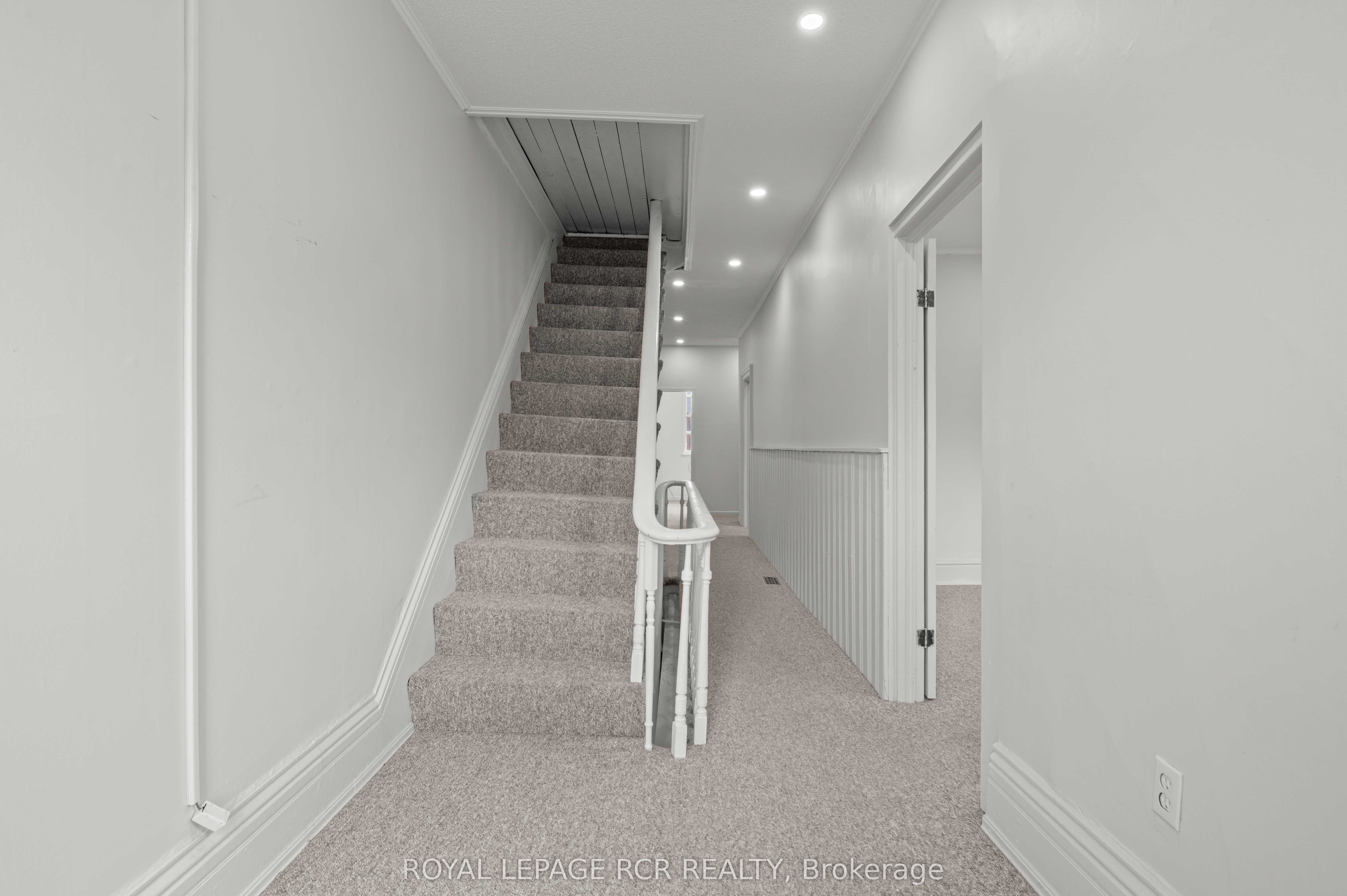 32 First Avenue 2 Property Photo 21
