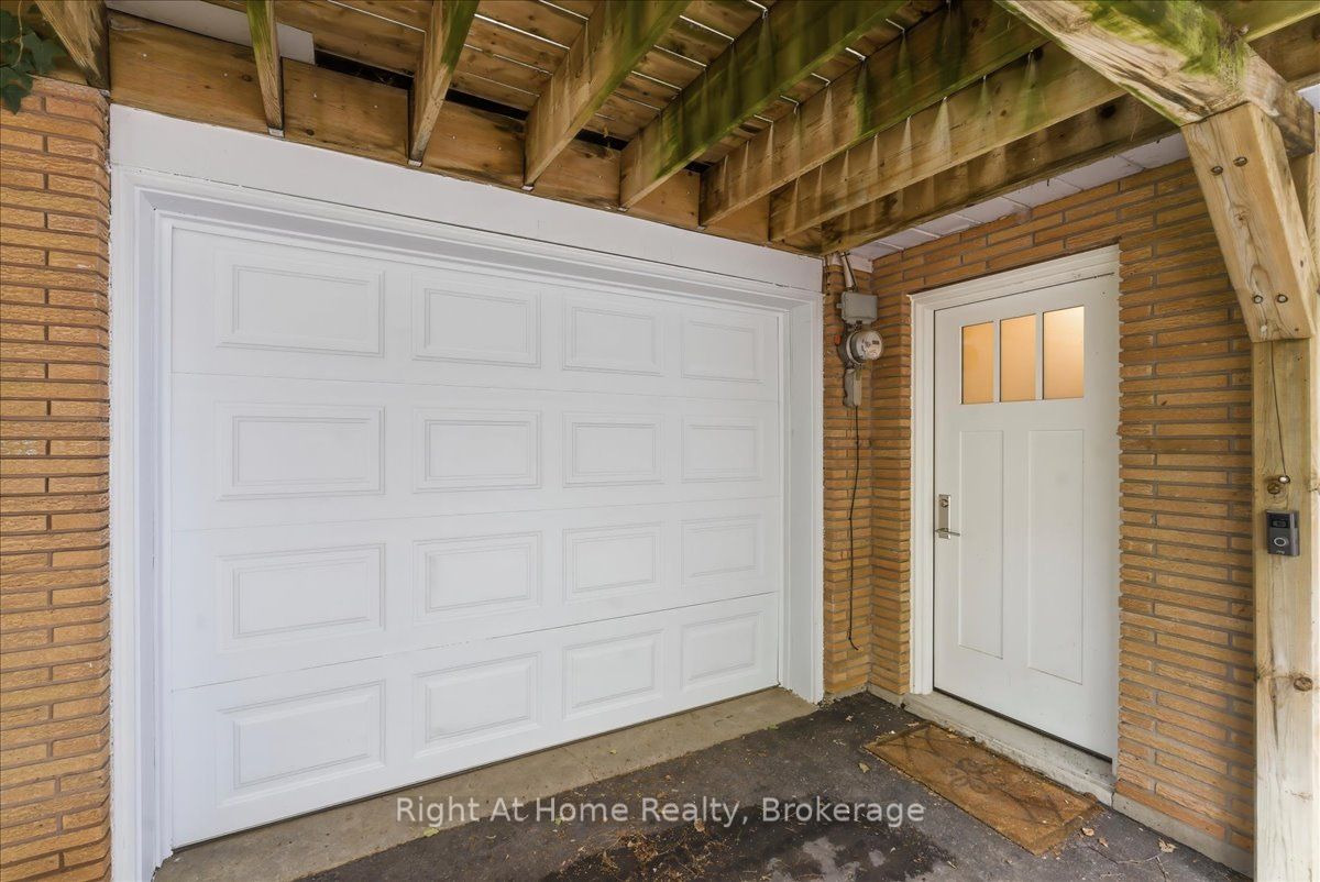 1252 Britannia Road Property Photo 6