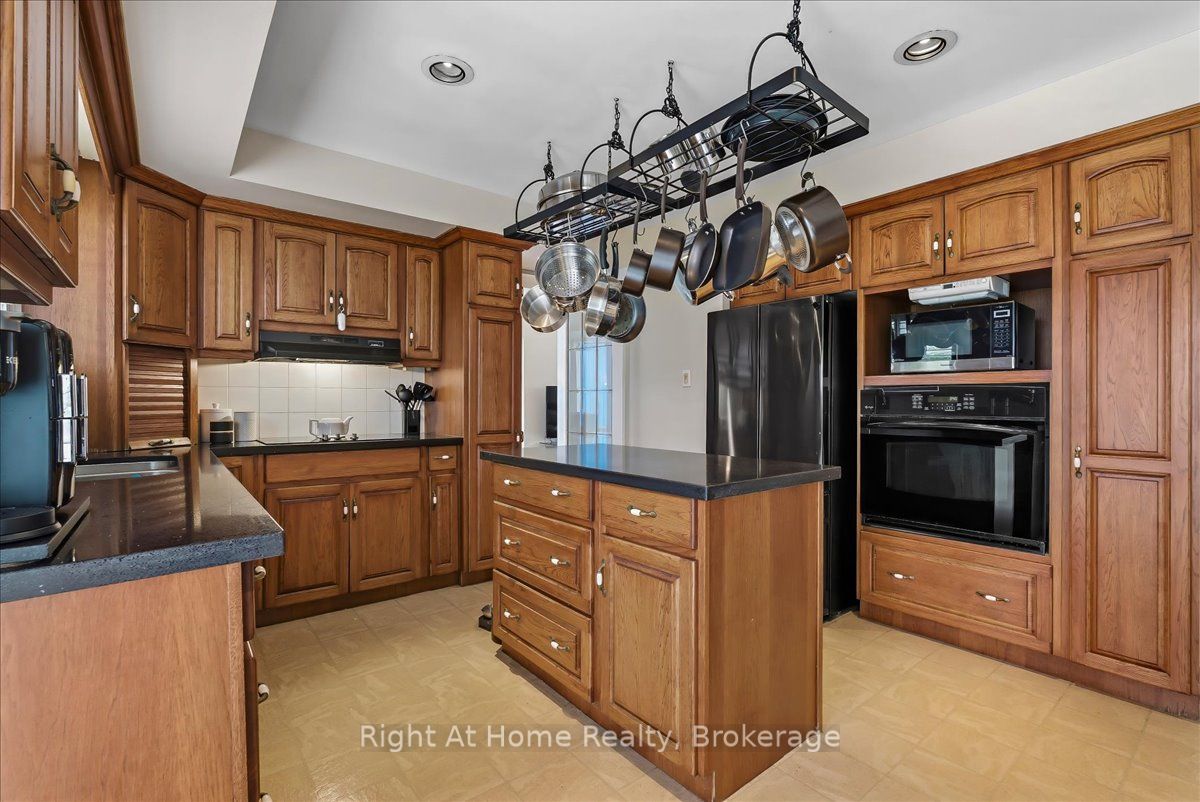 1252 Britannia Road Property Photo 18