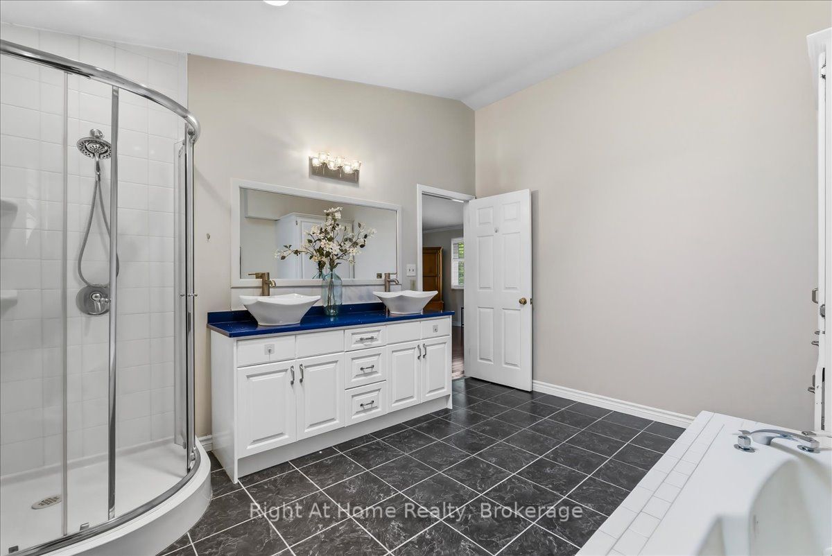 1252 Britannia Road Property Photo 26