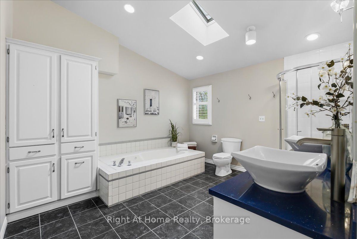 1252 Britannia Road Property Photo 27