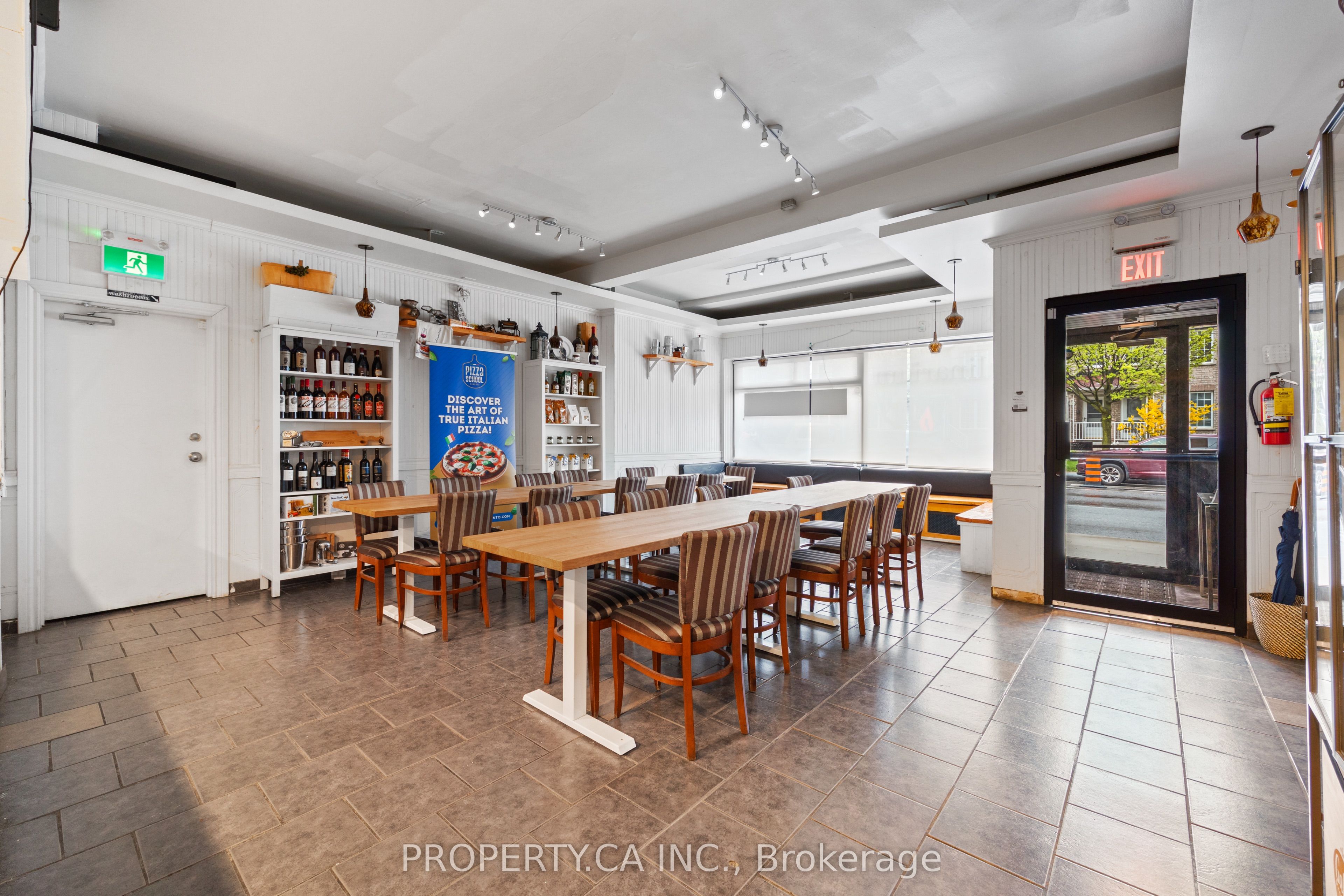 1213 Weston Road Property Photo 5