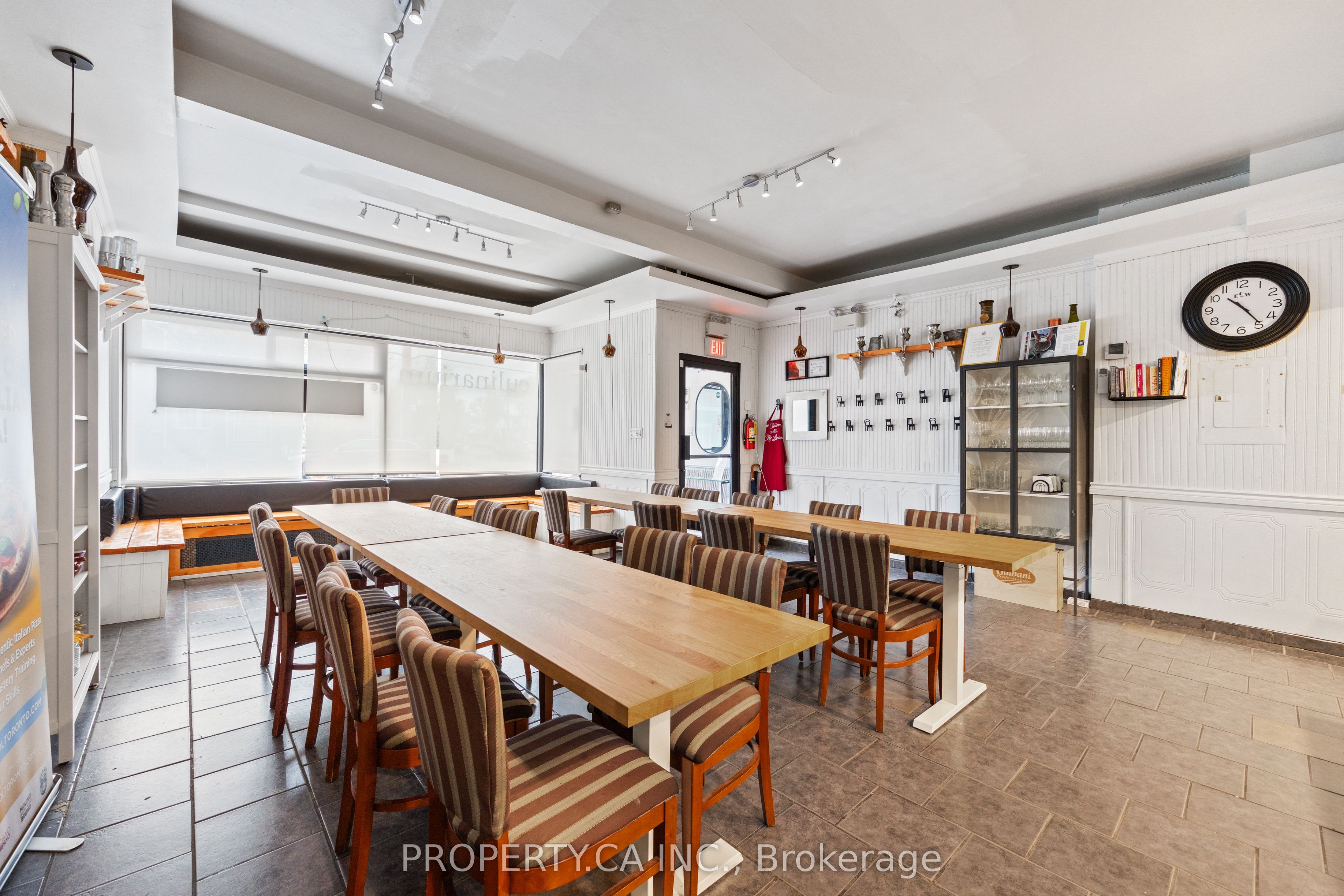 1213 Weston Road Property Photo 7