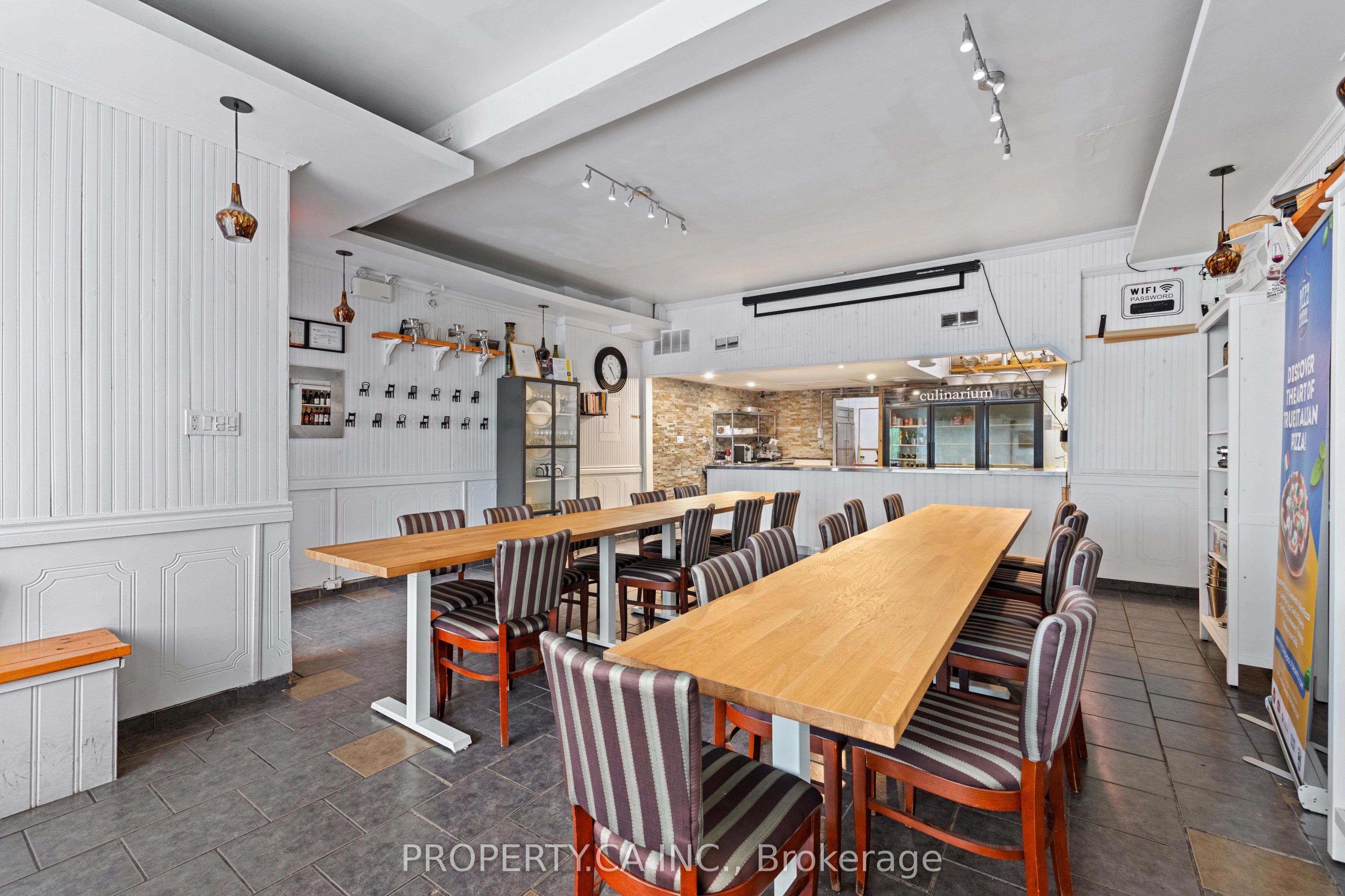1213 Weston Road Property Photo 8