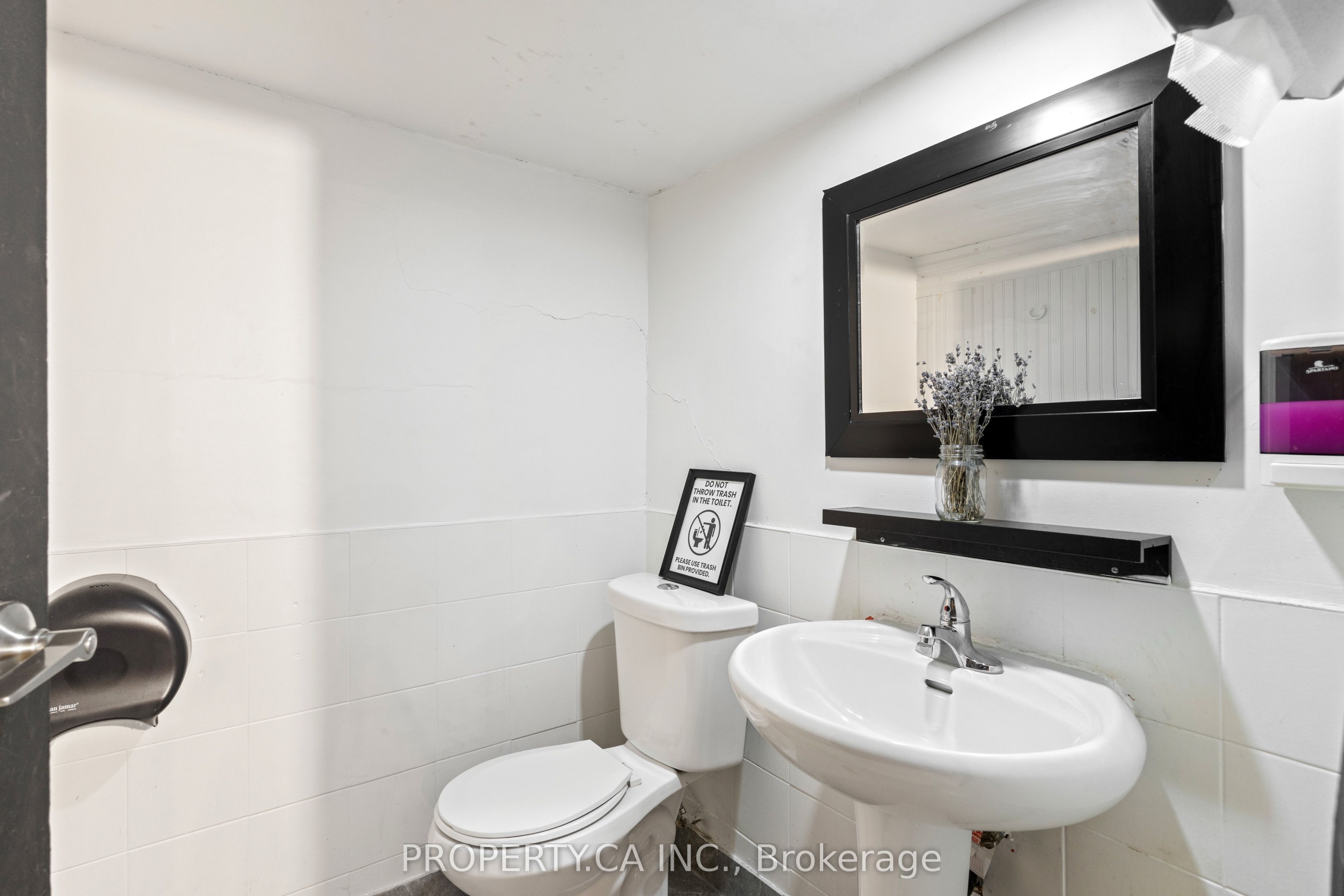 1213 Weston Road Property Photo 18