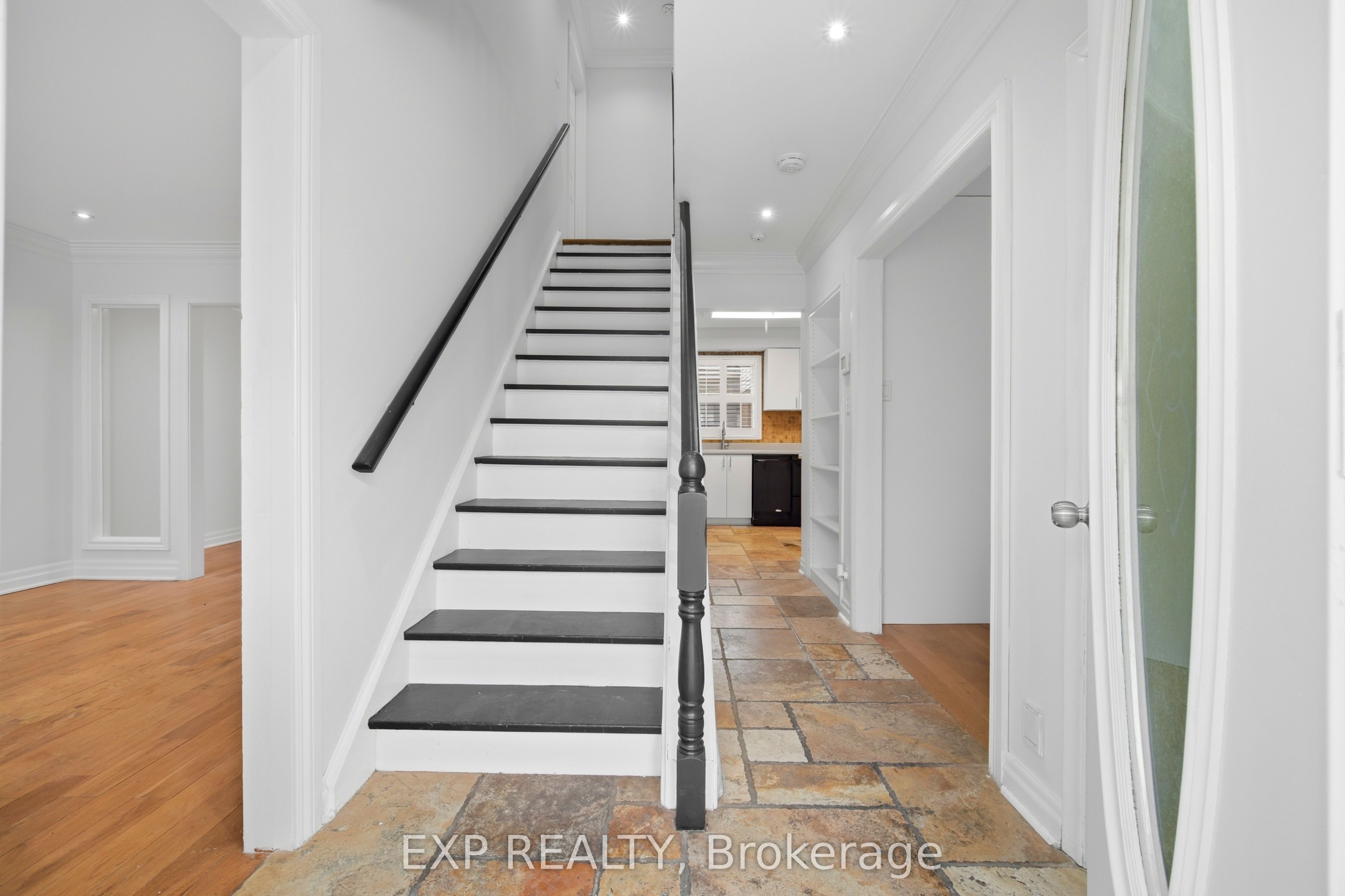 2065 Westfield Drive Property Photo 6