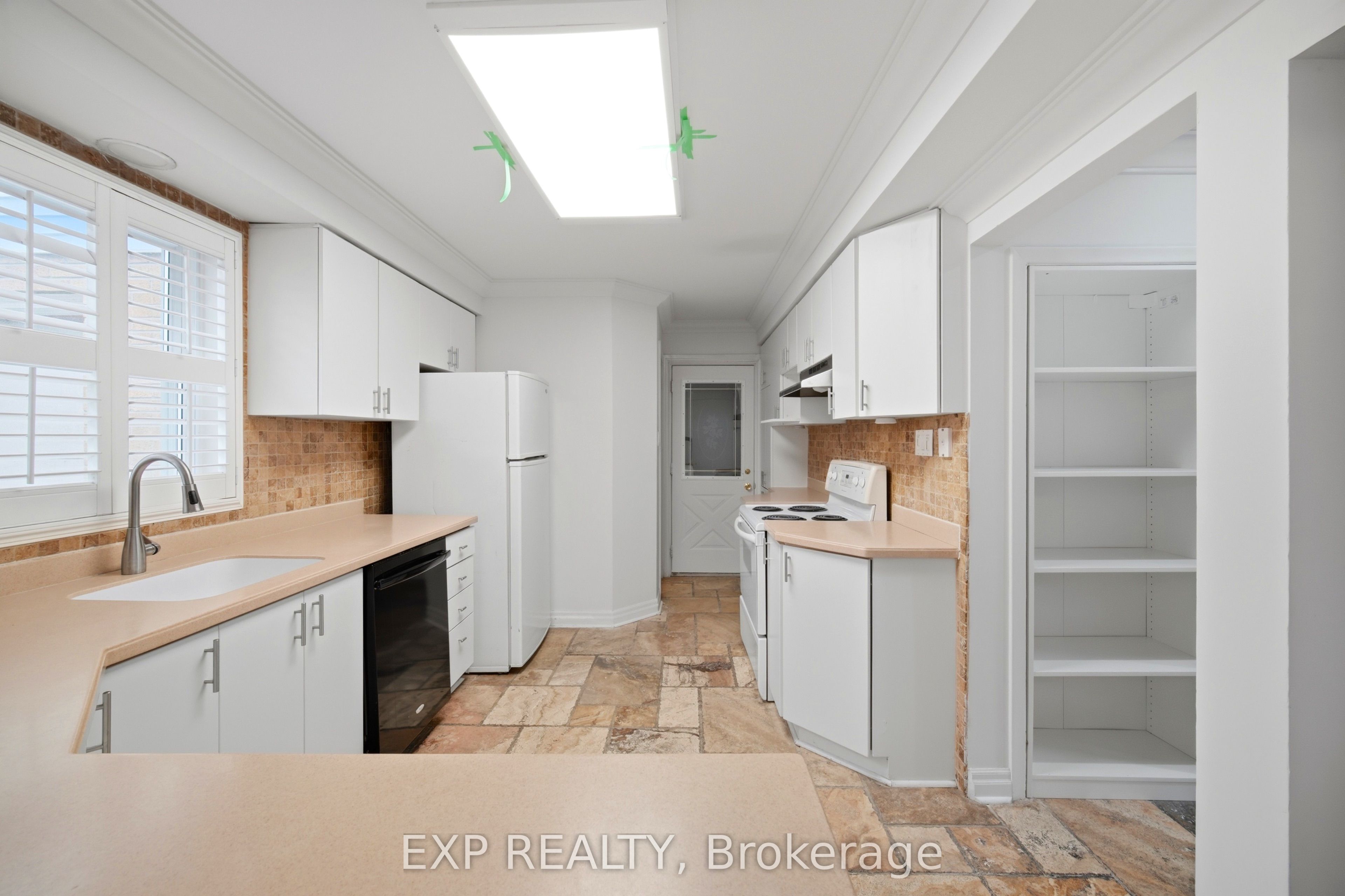 2065 Westfield Drive Property Photo 13