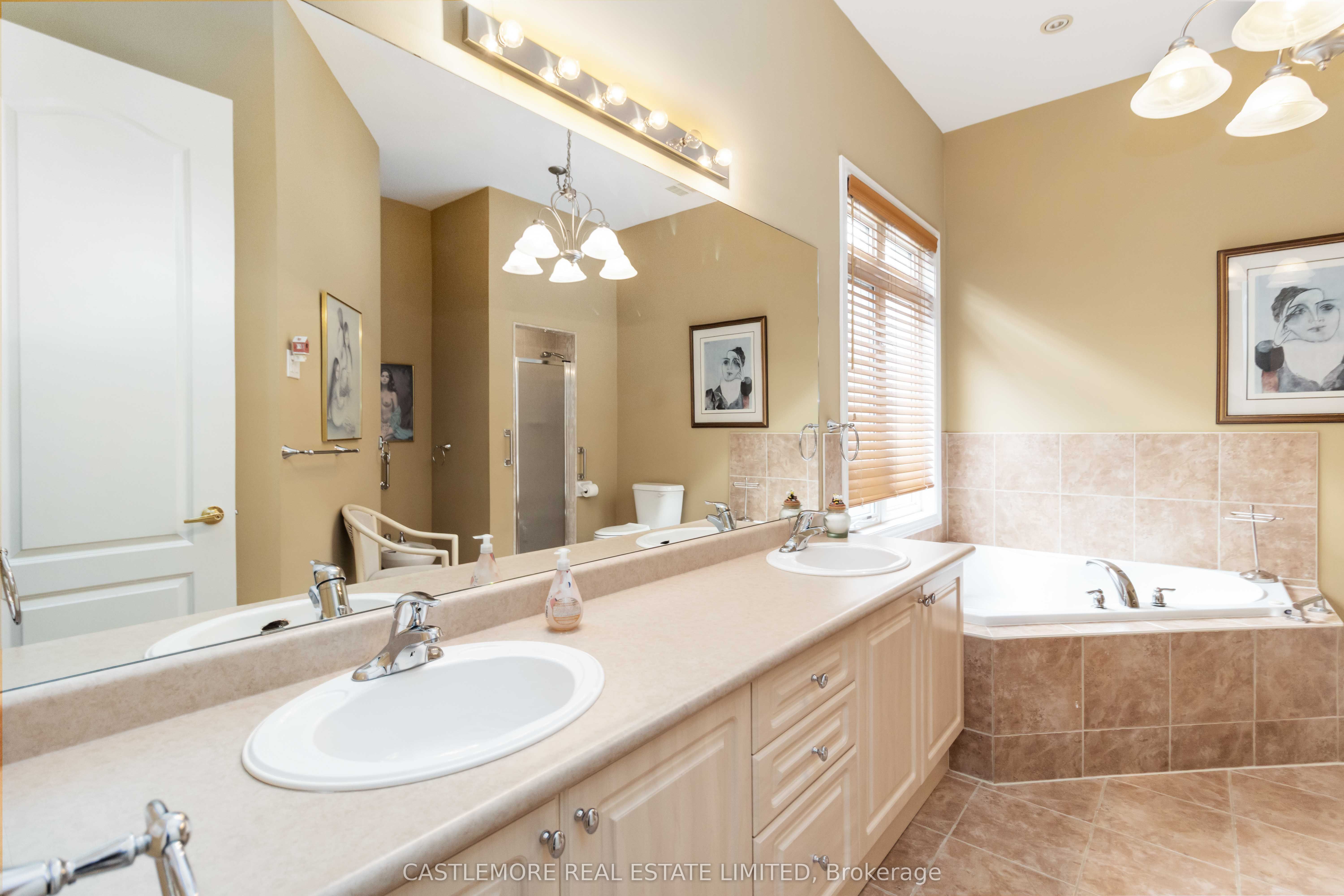 39 Saint Hubert Drive Property Photo 14