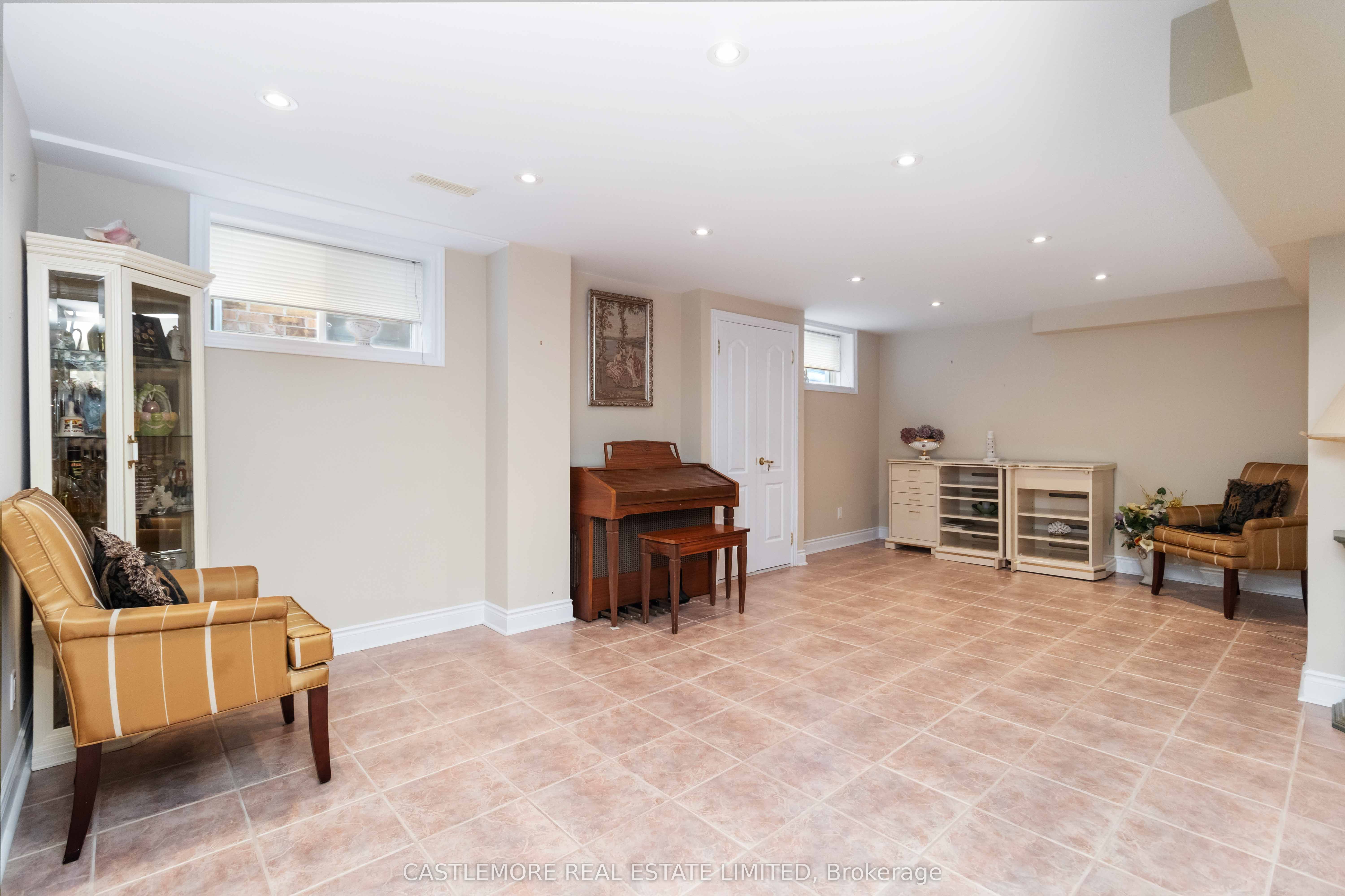 39 Saint Hubert Drive Property Photo 24