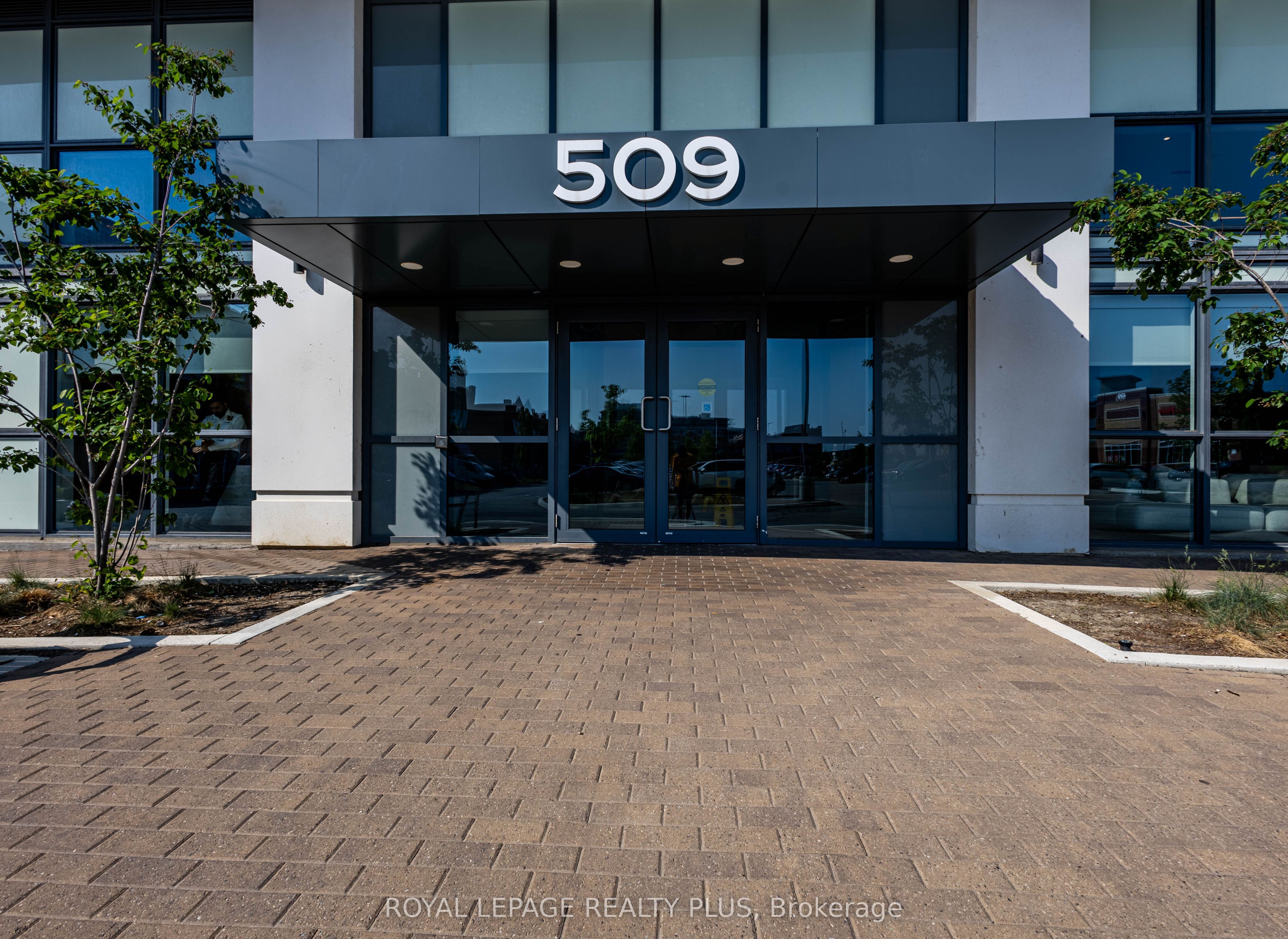 509 Dundas Street W 701 Property Photo 2