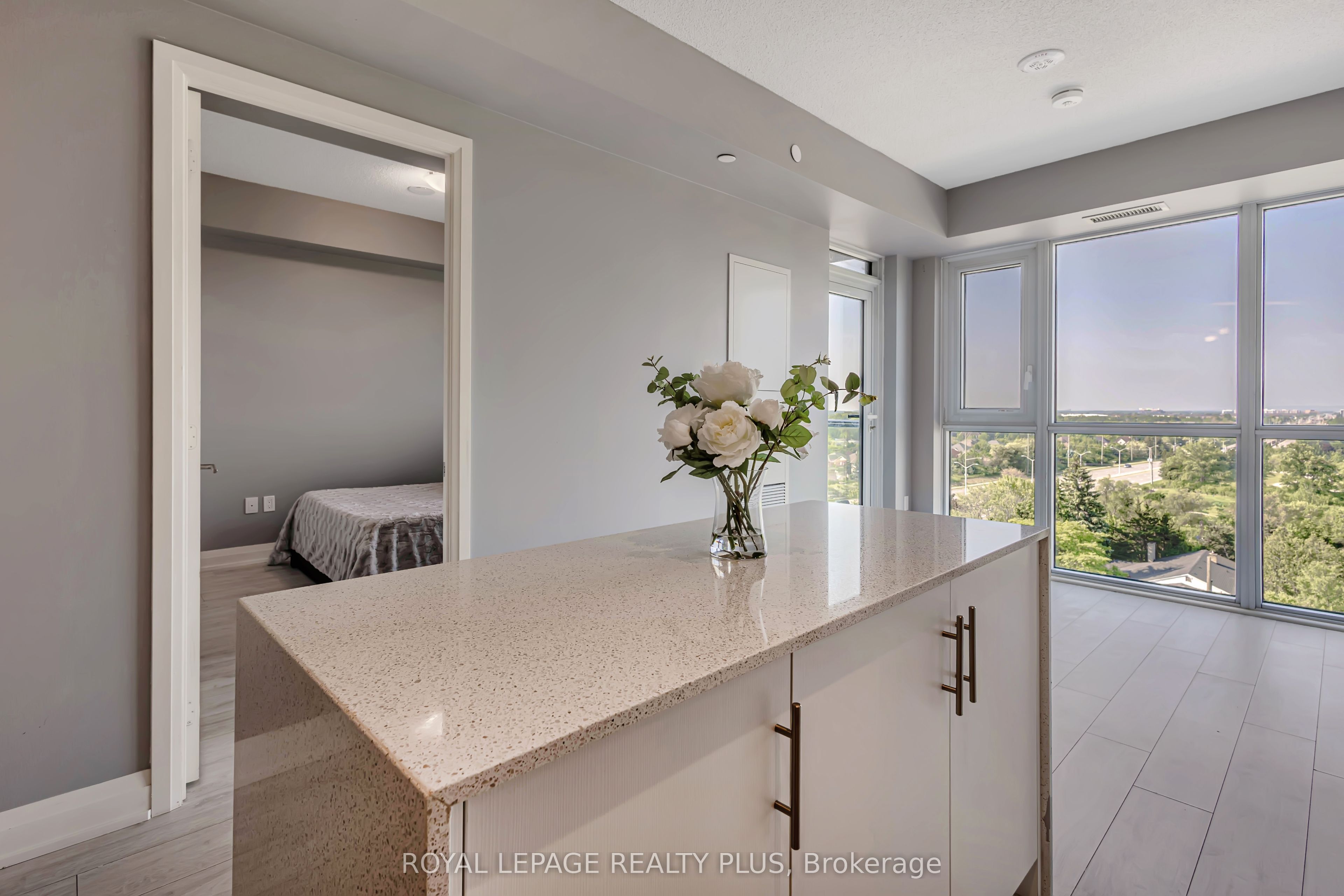 509 Dundas Street W 701 Property Photo 4