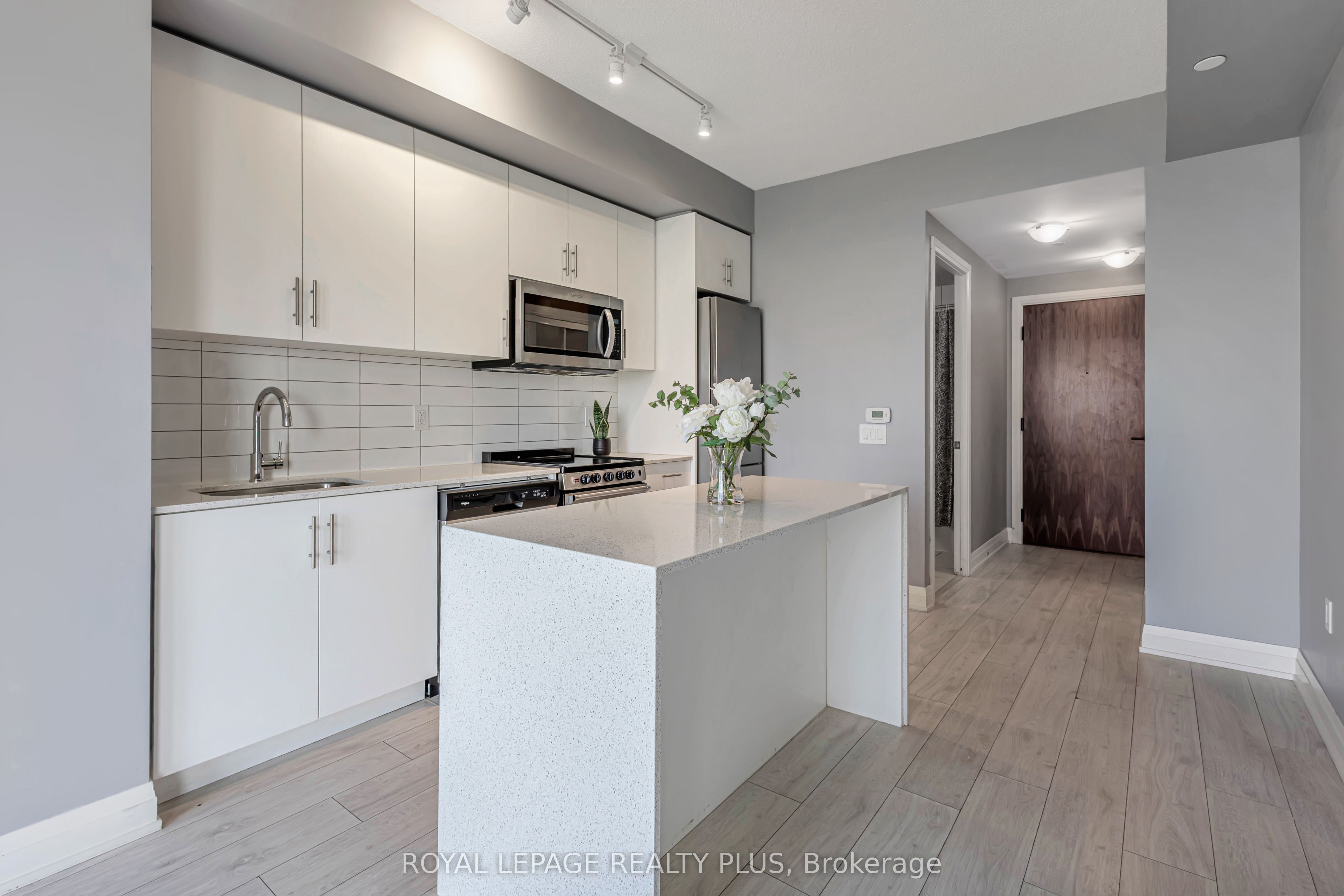 509 Dundas Street W 701 Property Photo 6