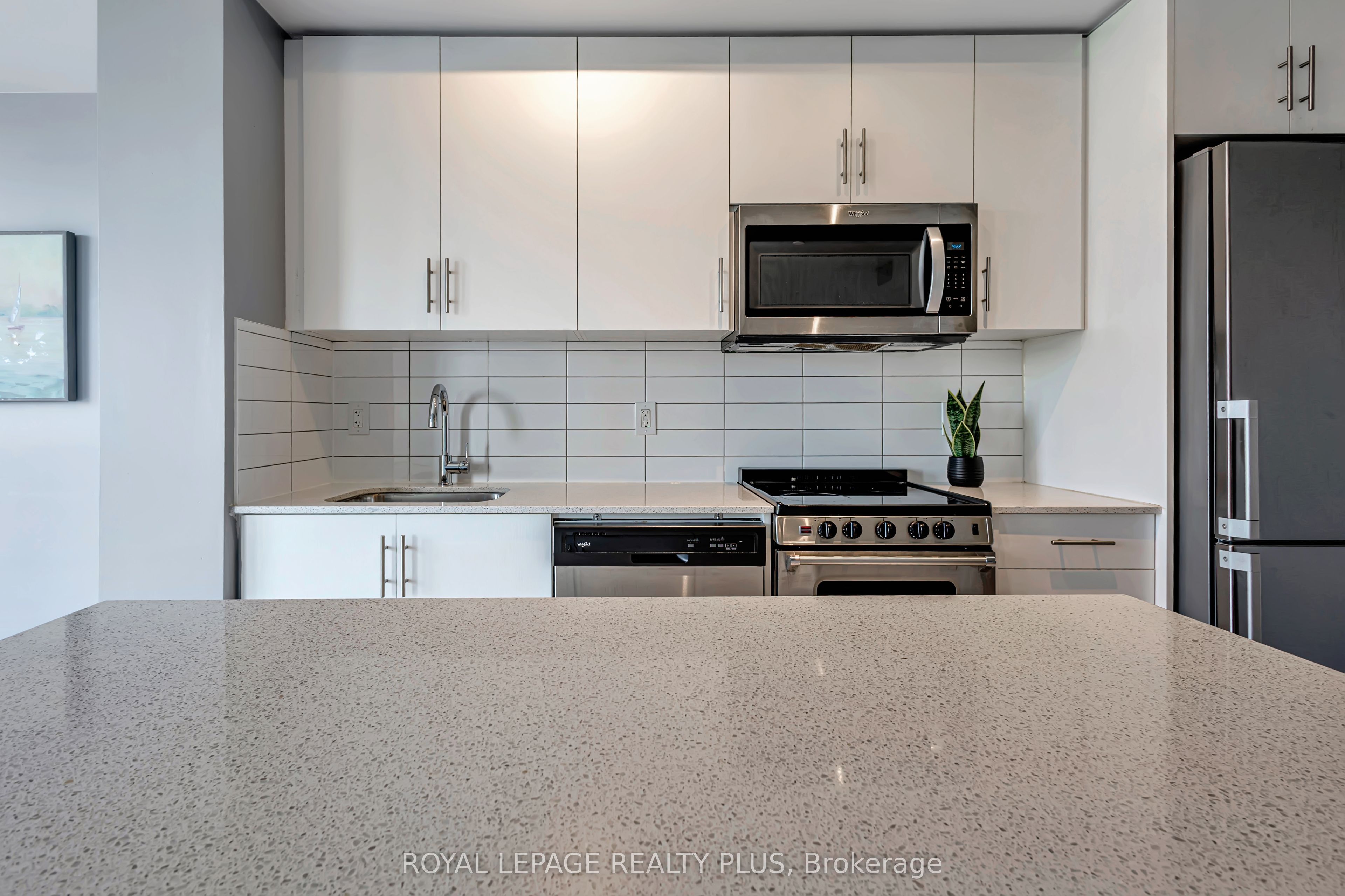 509 Dundas Street W 701 Property Photo 7