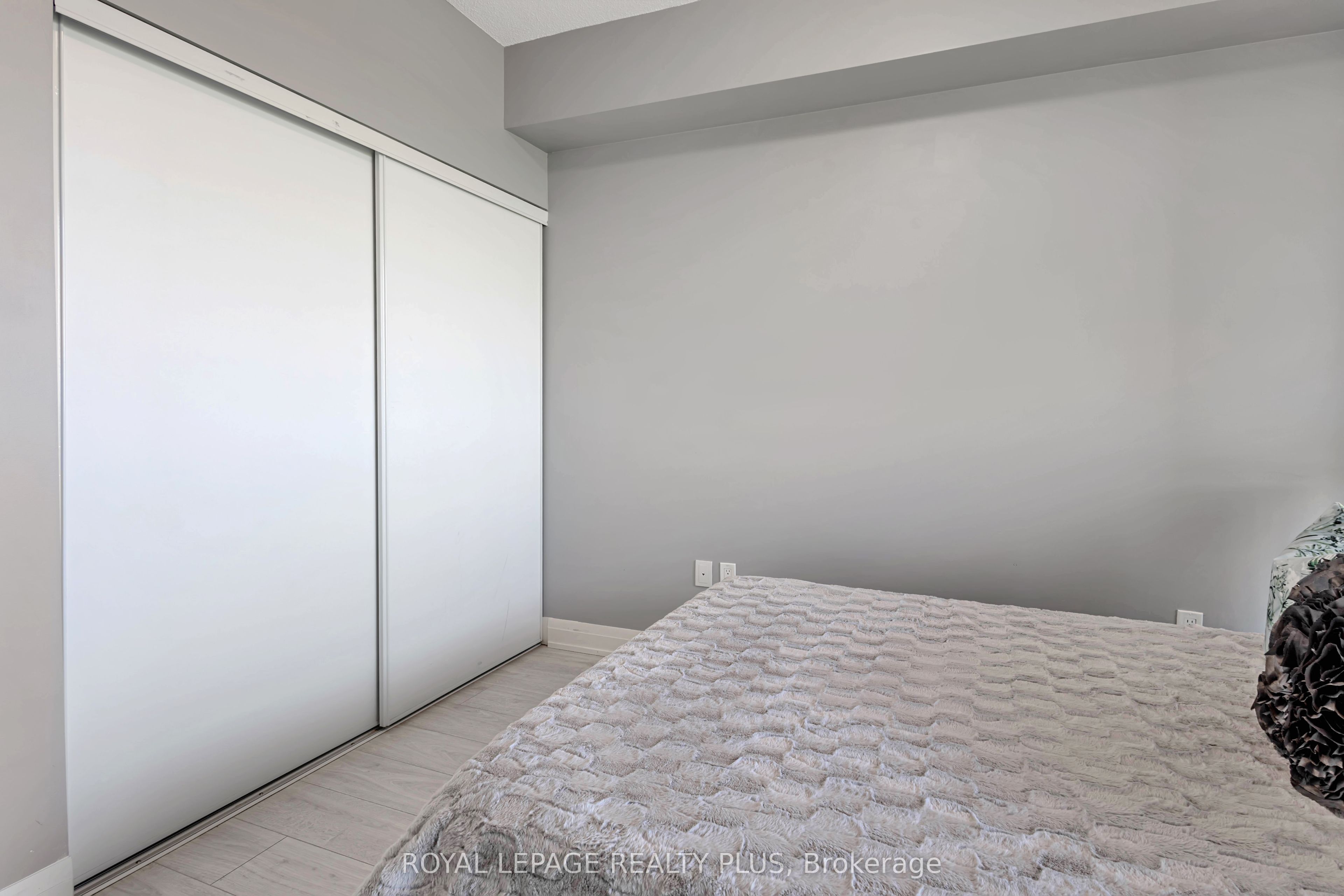 509 Dundas Street W 701 Property Photo 13