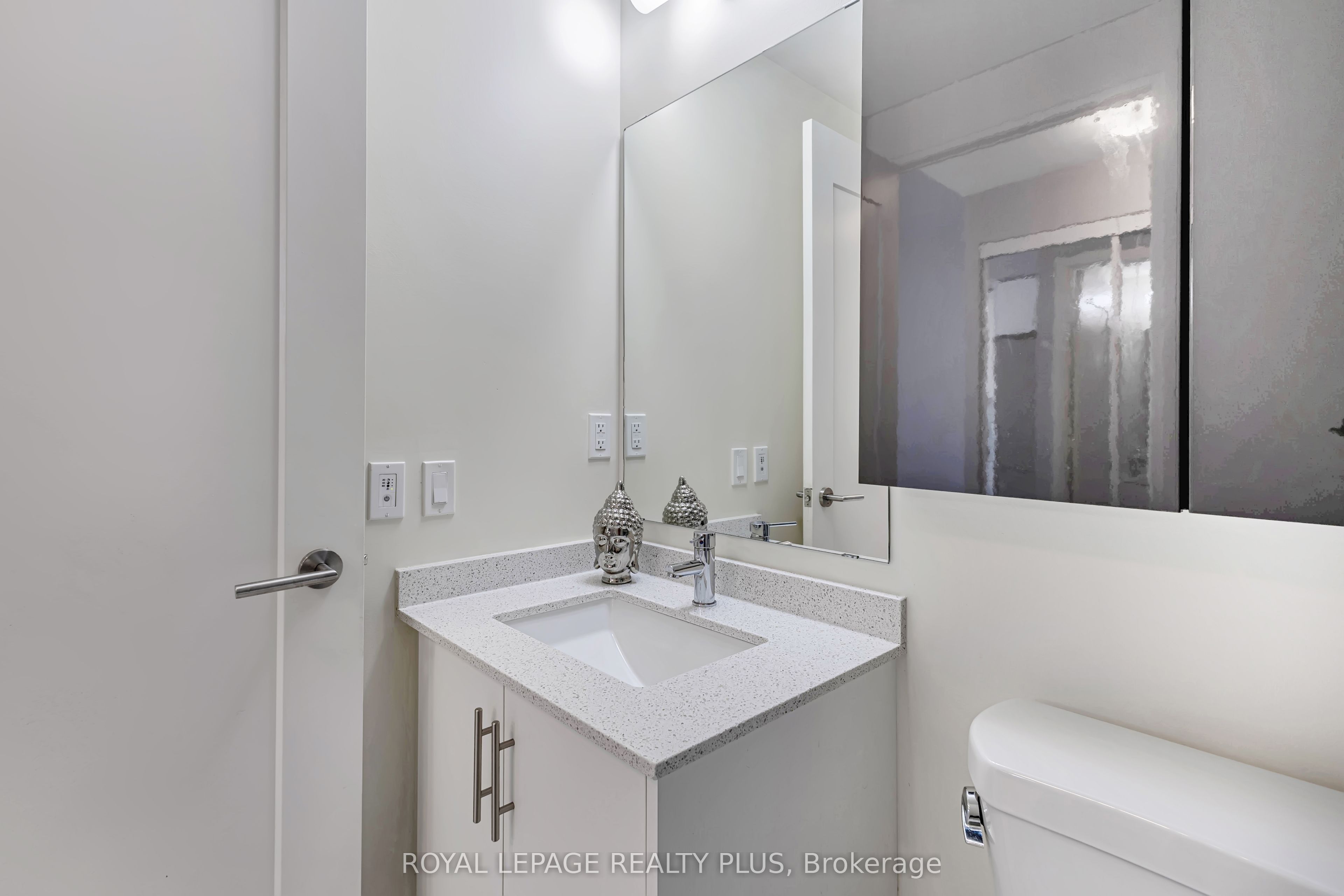 509 Dundas Street W 701 Property Photo 15