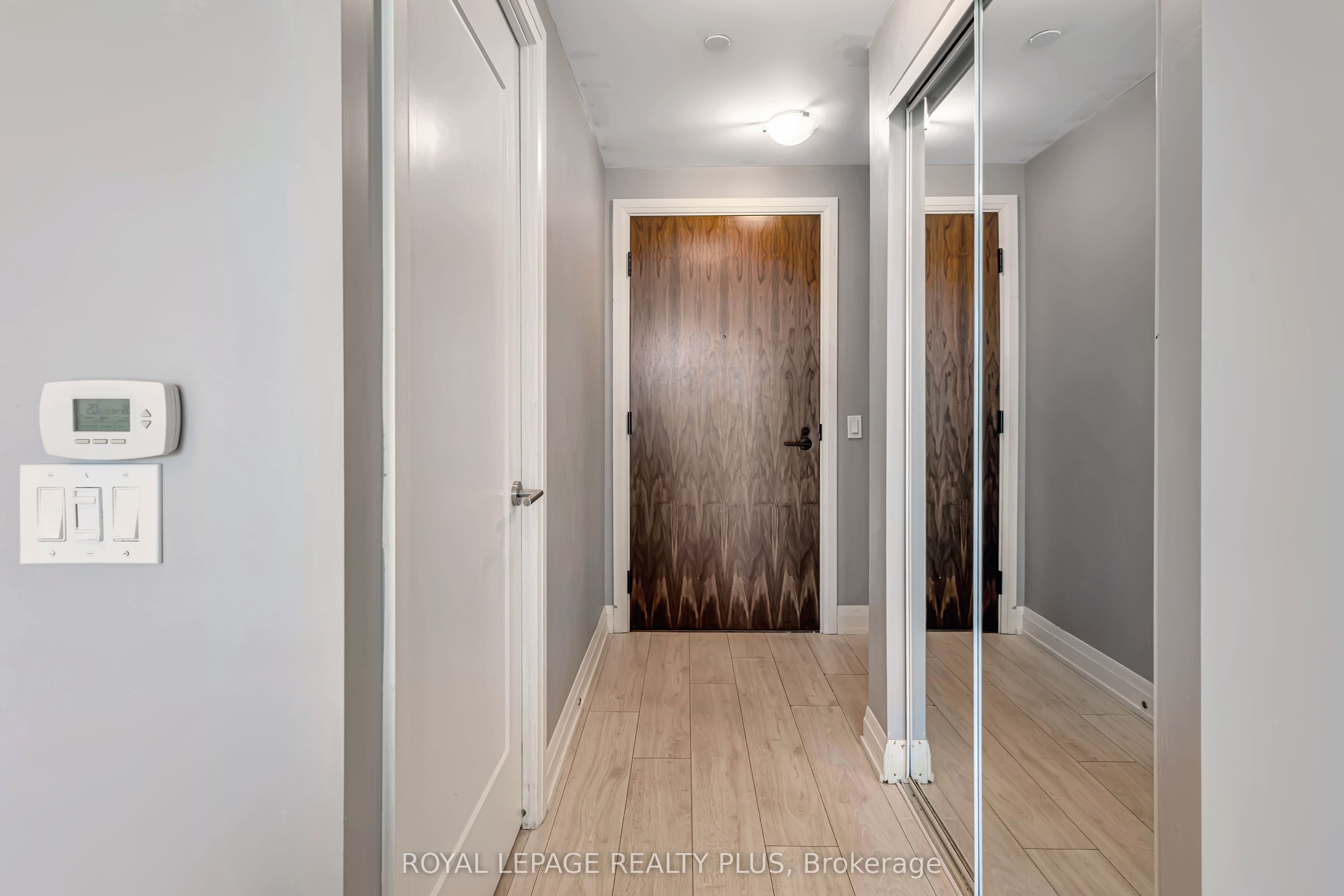 509 Dundas Street W 701 Property Photo 17