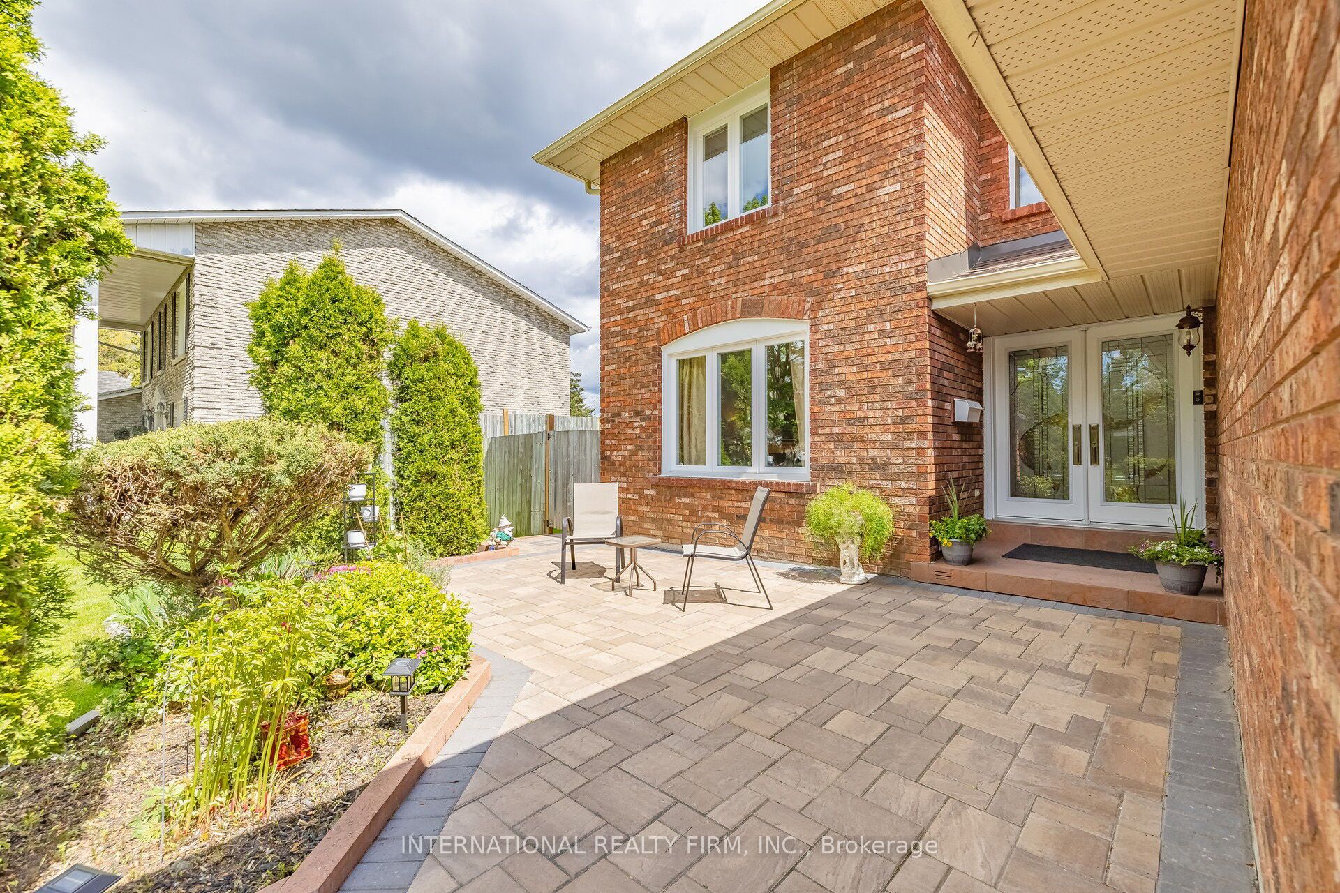 1236 Fleet Street Property Photo 2