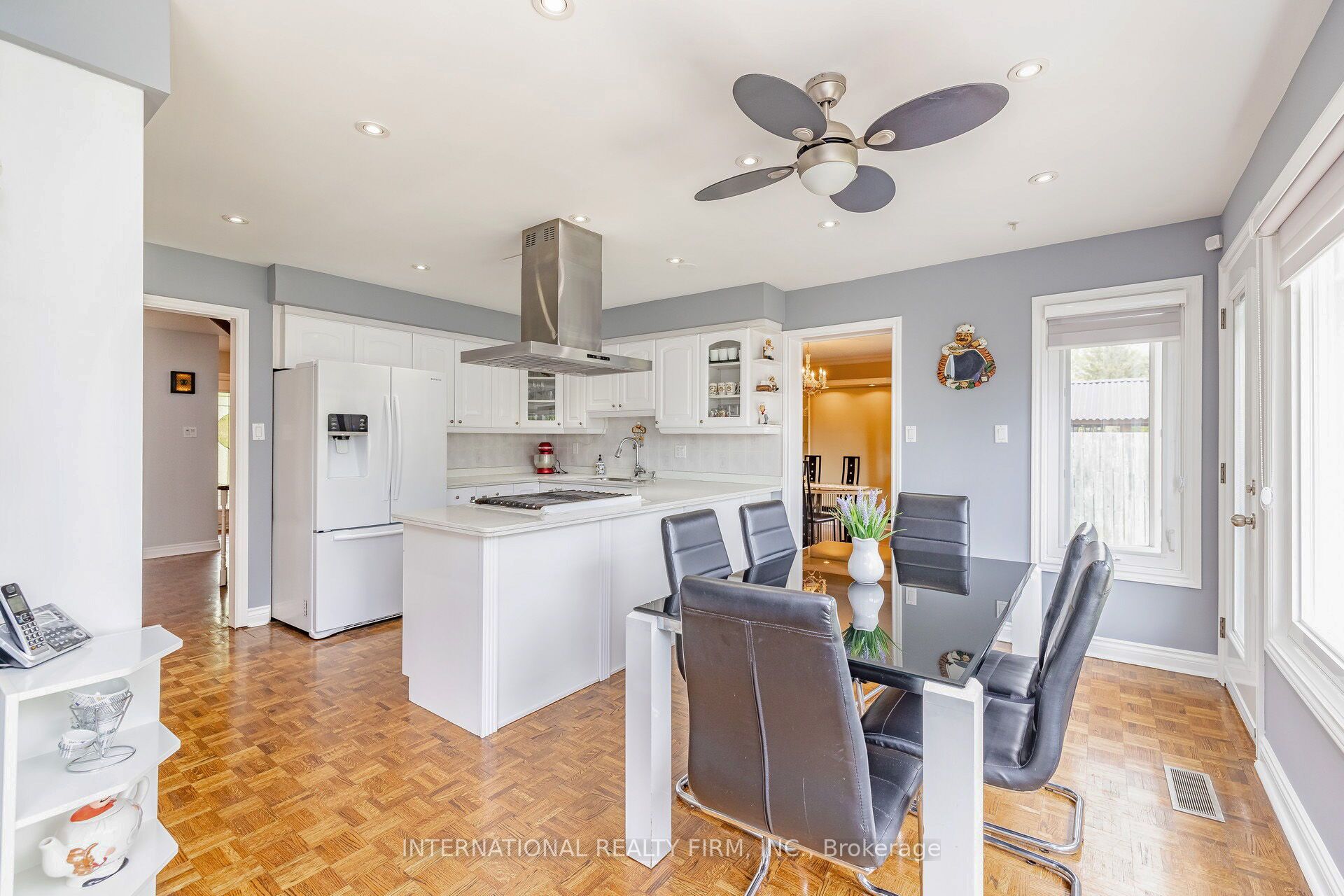1236 Fleet Street Property Photo 9
