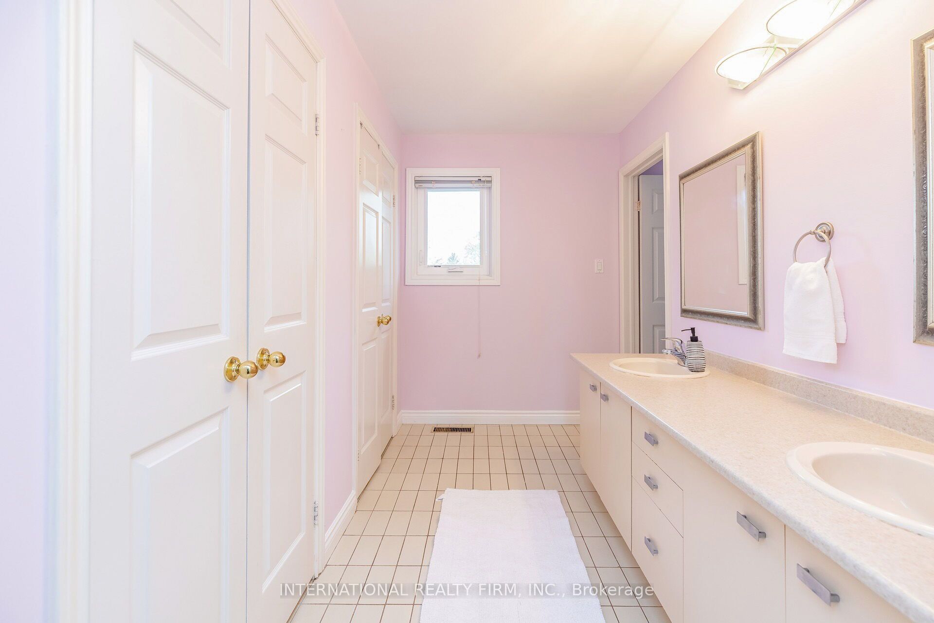 1236 Fleet Street Property Photo 23