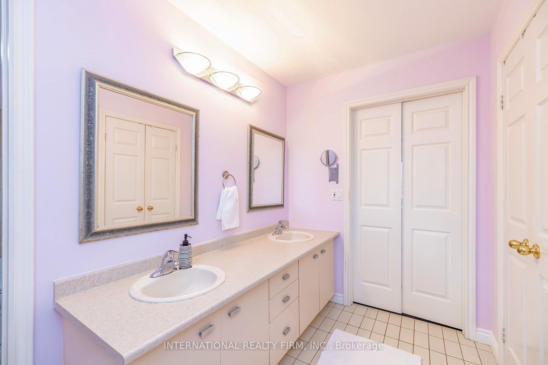 1236 Fleet Street Property Photo 24
