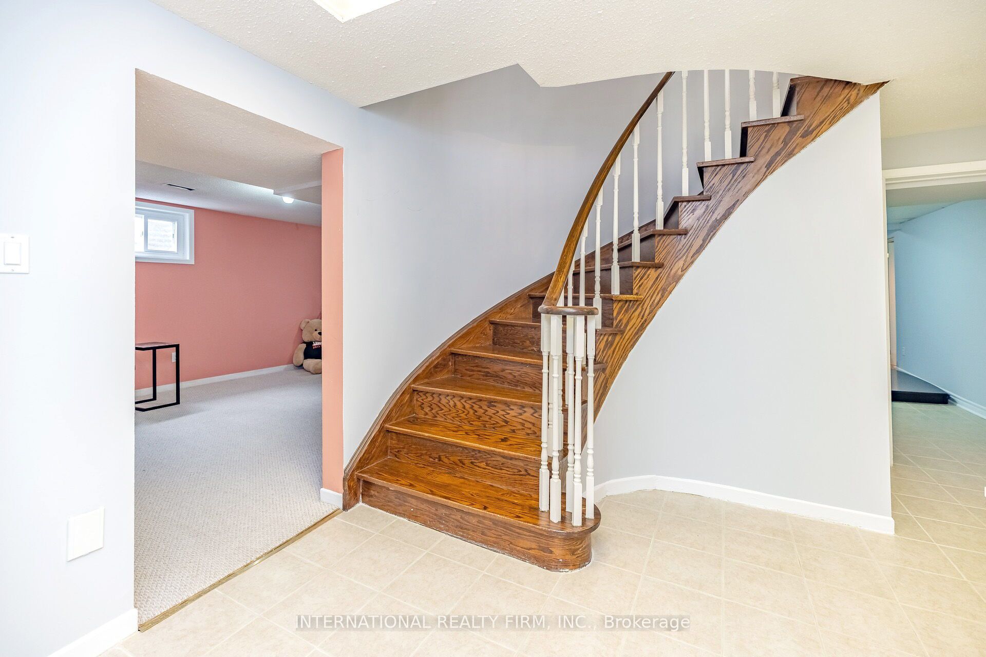1236 Fleet Street Property Photo 25
