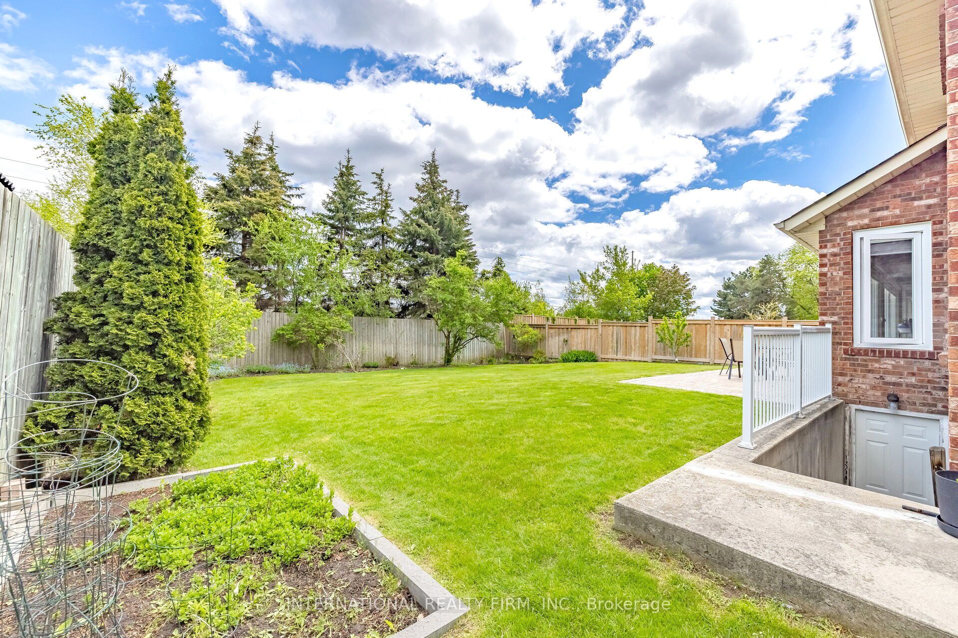 1236 Fleet Street Property Photo 32