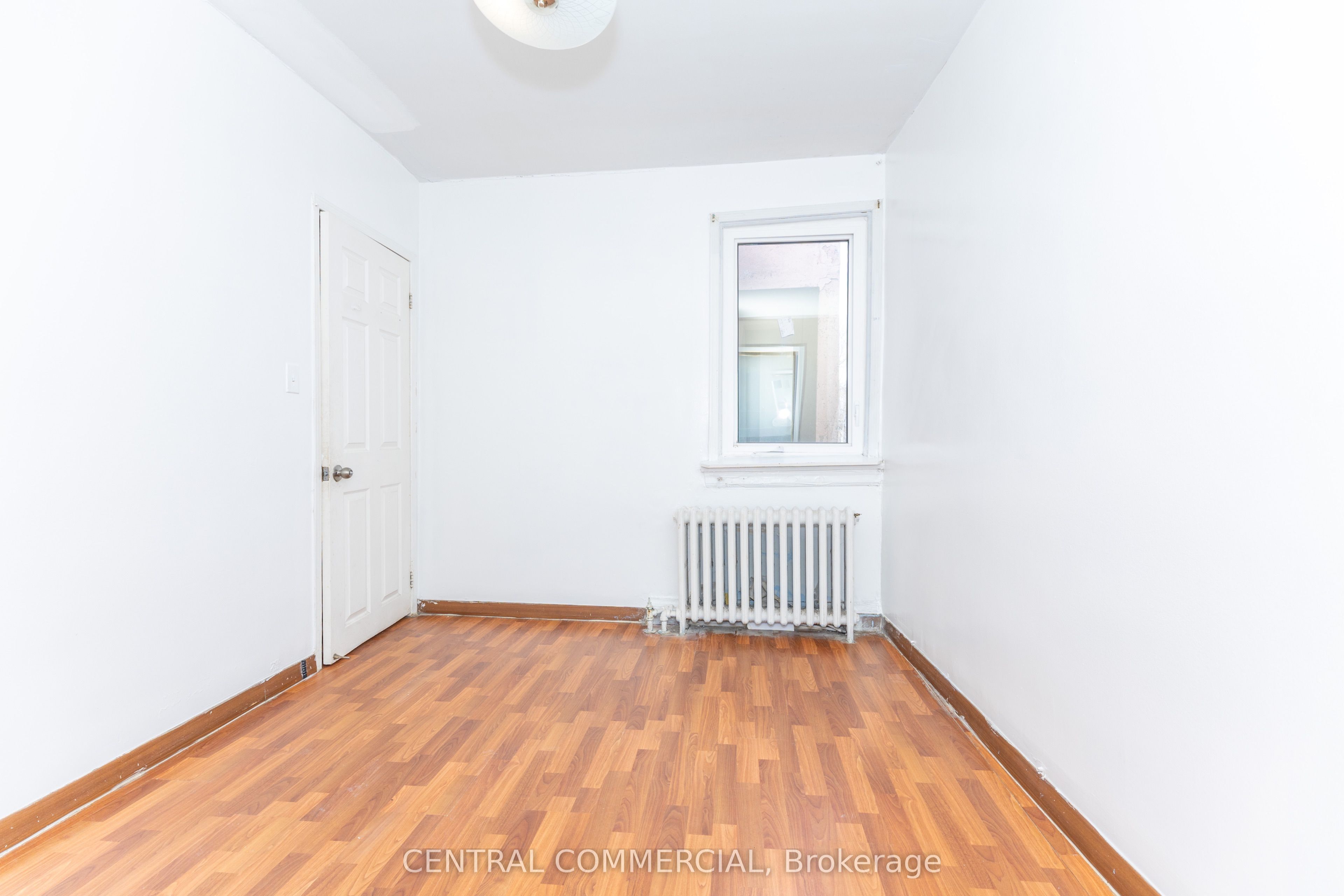 2850-2852 Dufferin Street Property Photo 33