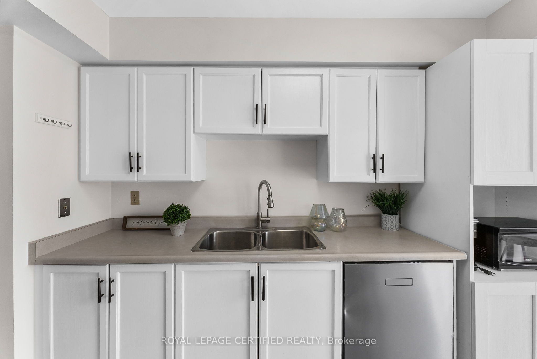 700 Constellation Drive 210 Property Photo 8