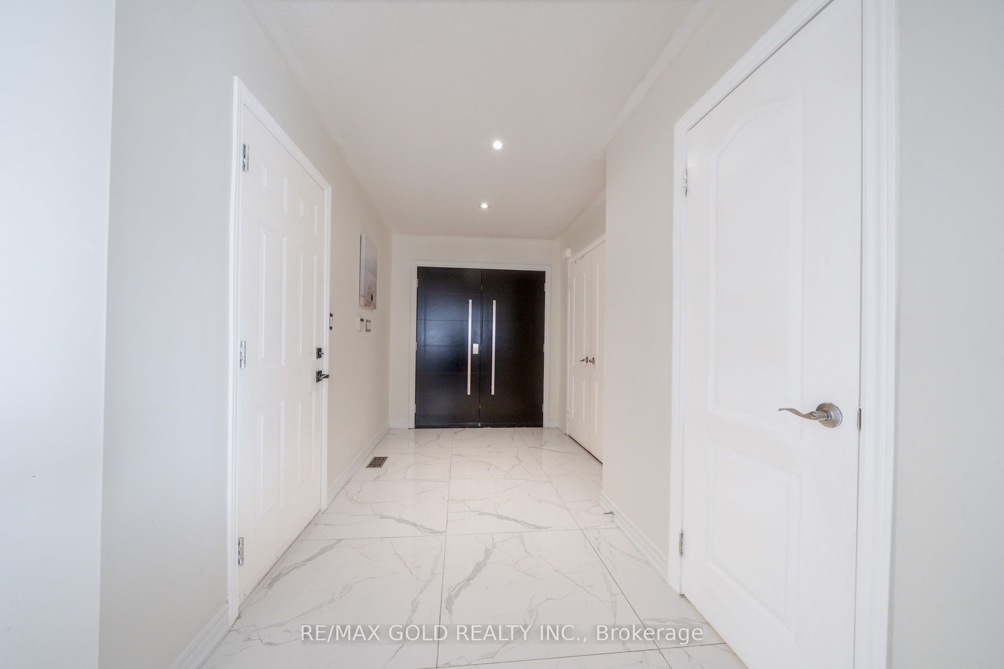 19 Spring Valley Court Property Photo 6