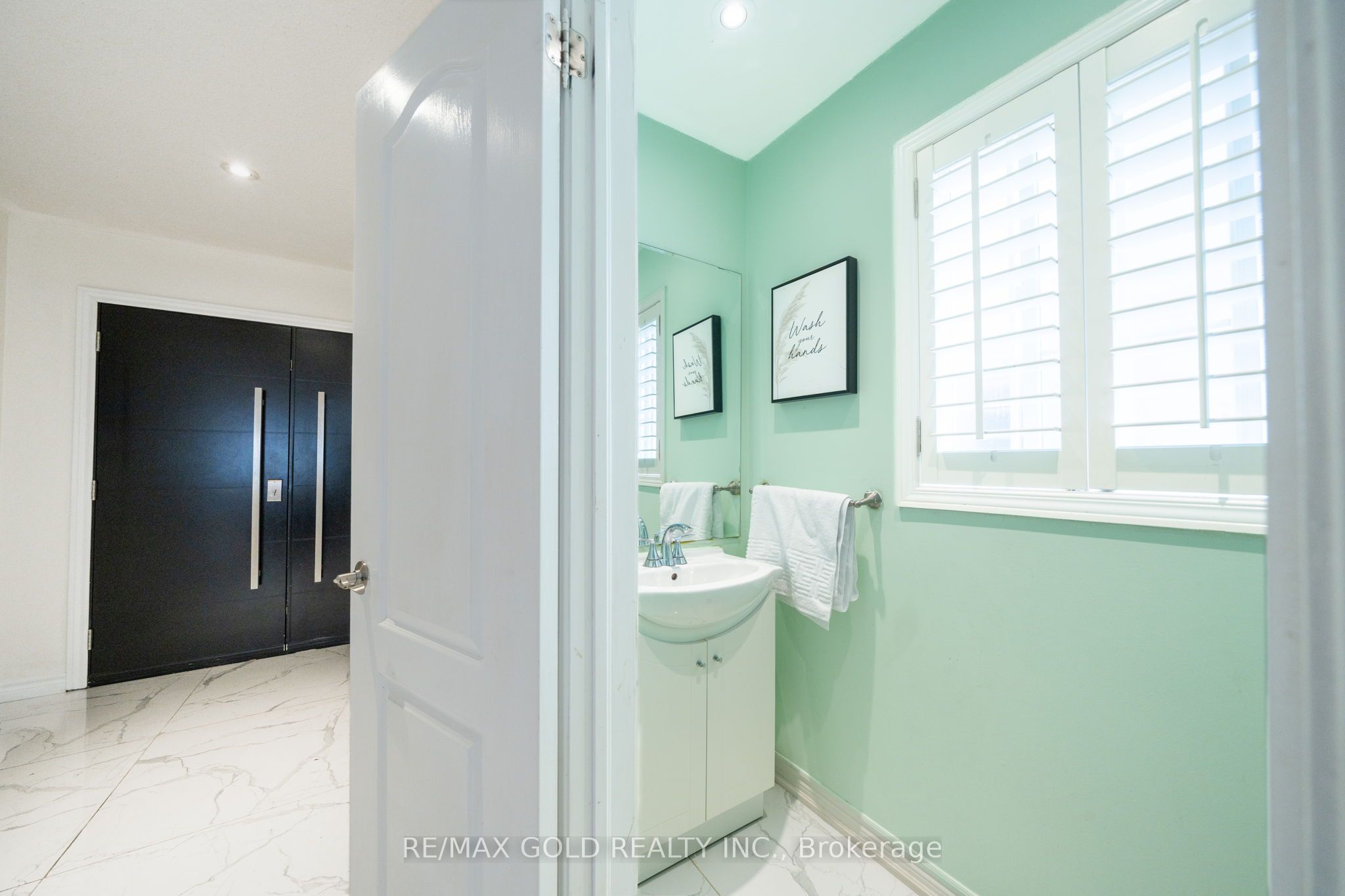 19 Spring Valley Court Property Photo 8