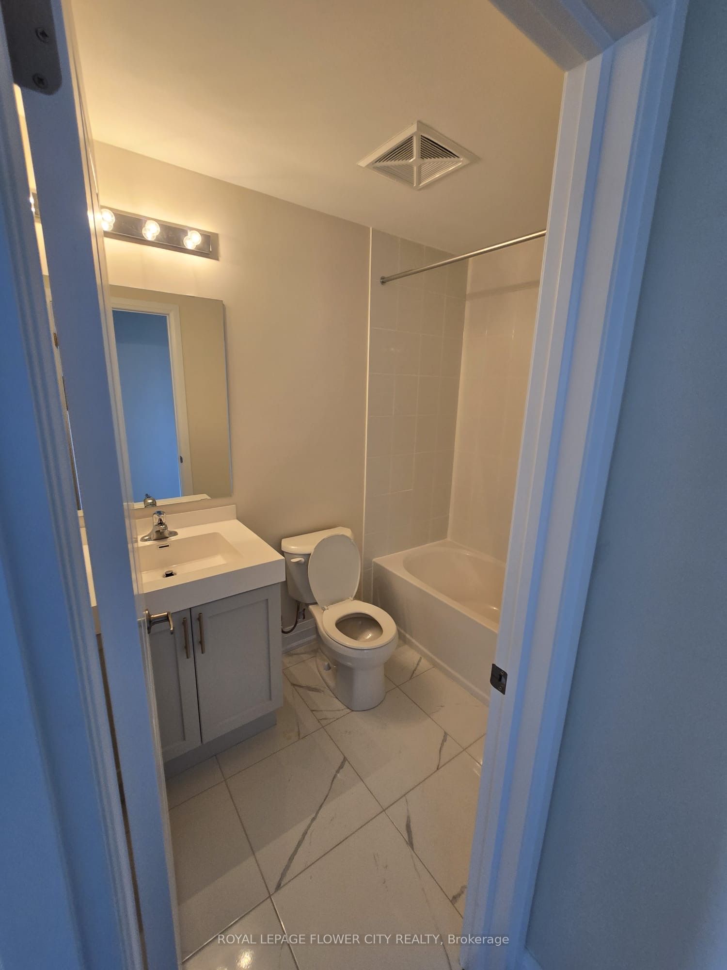 1573 Rose Way 101 Property Photo 3
