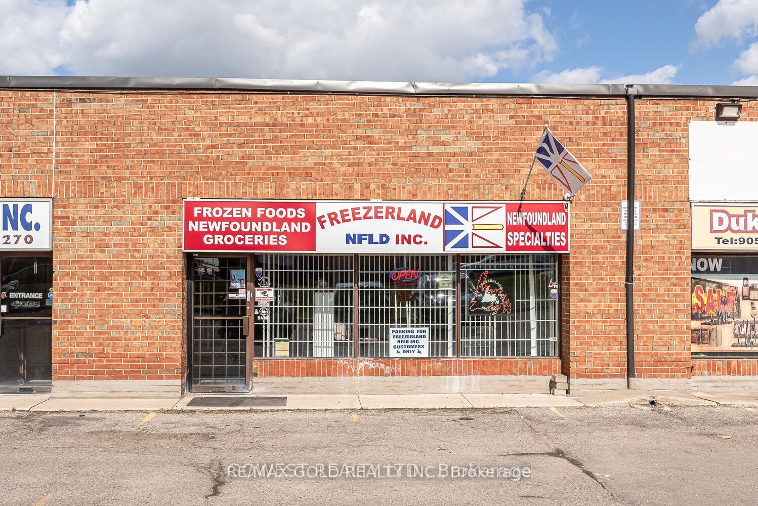 8 Strathearn Avenue 3 Property Photo 1