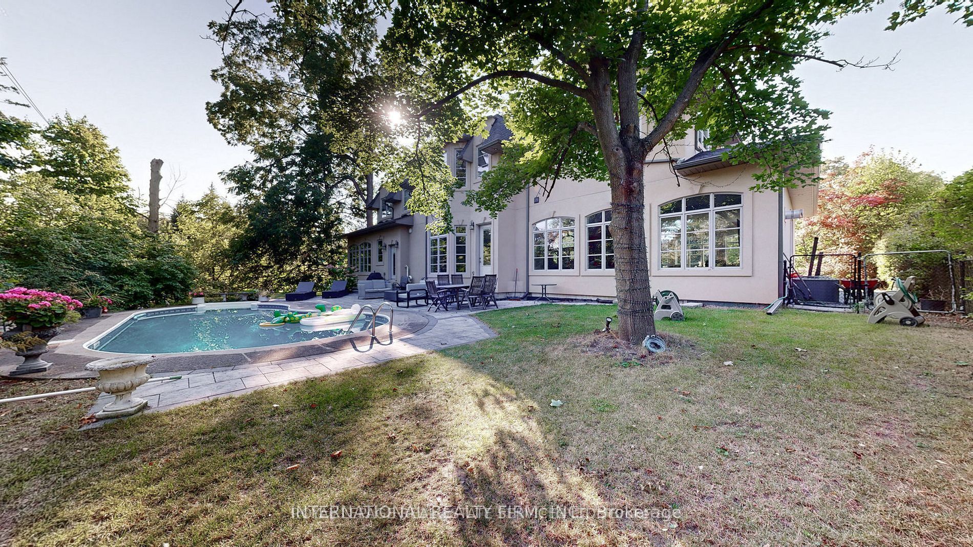 1286 Cambridge Drive Property Photo 27