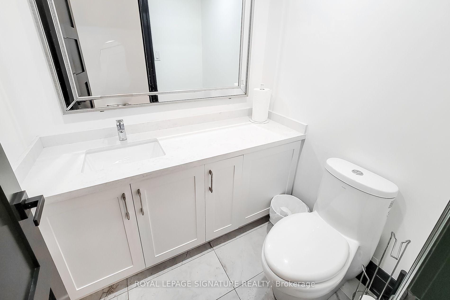 416 North Service Road E 300 Property Photo 12