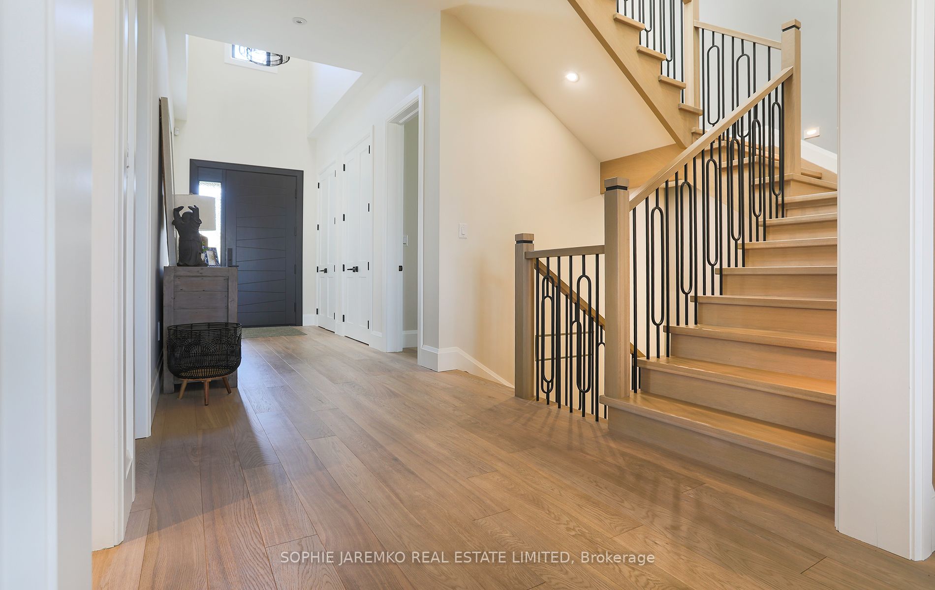939 Melton Drive Property Photo 3