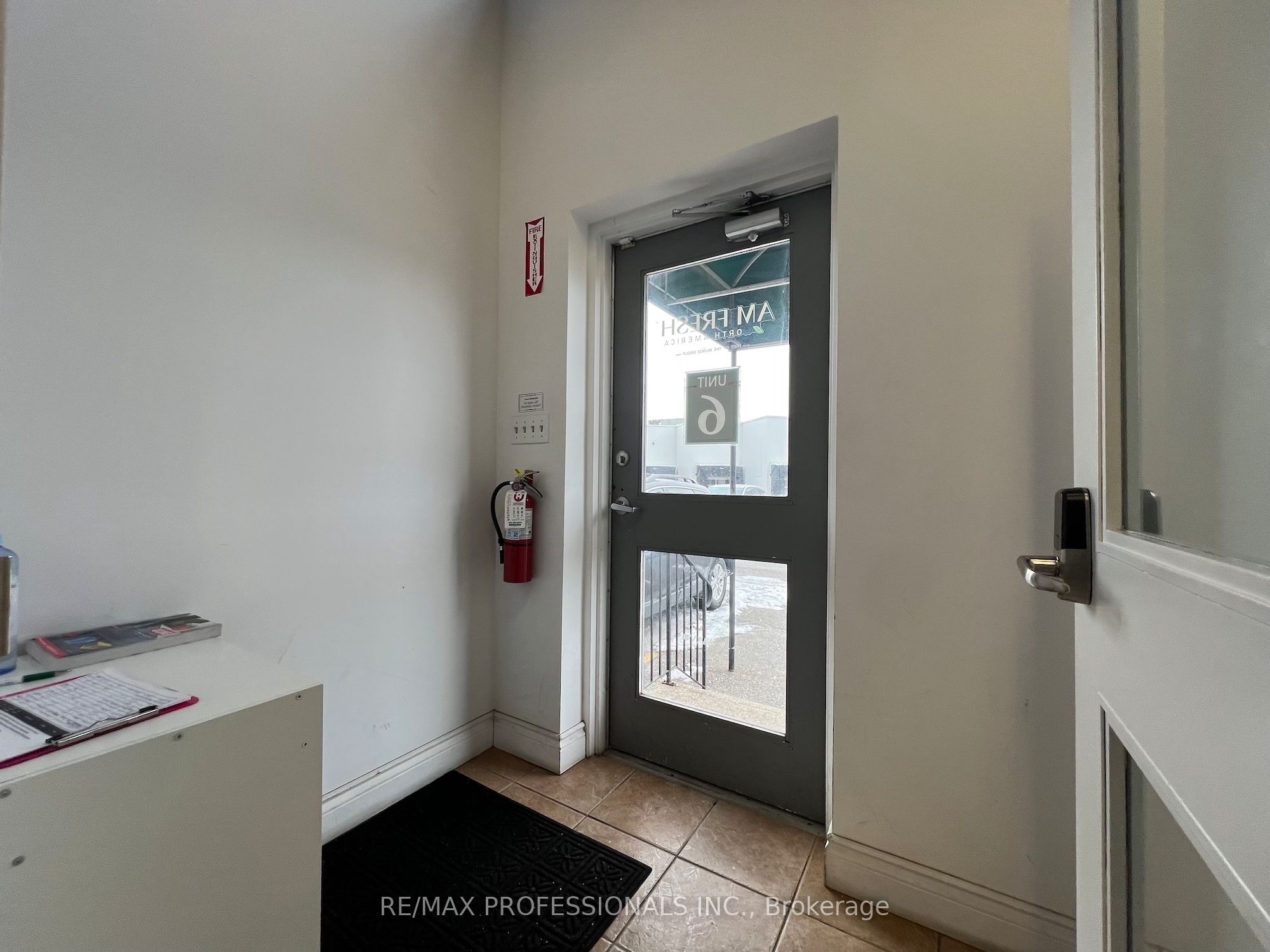 130 North Queen Street Property Photo 2