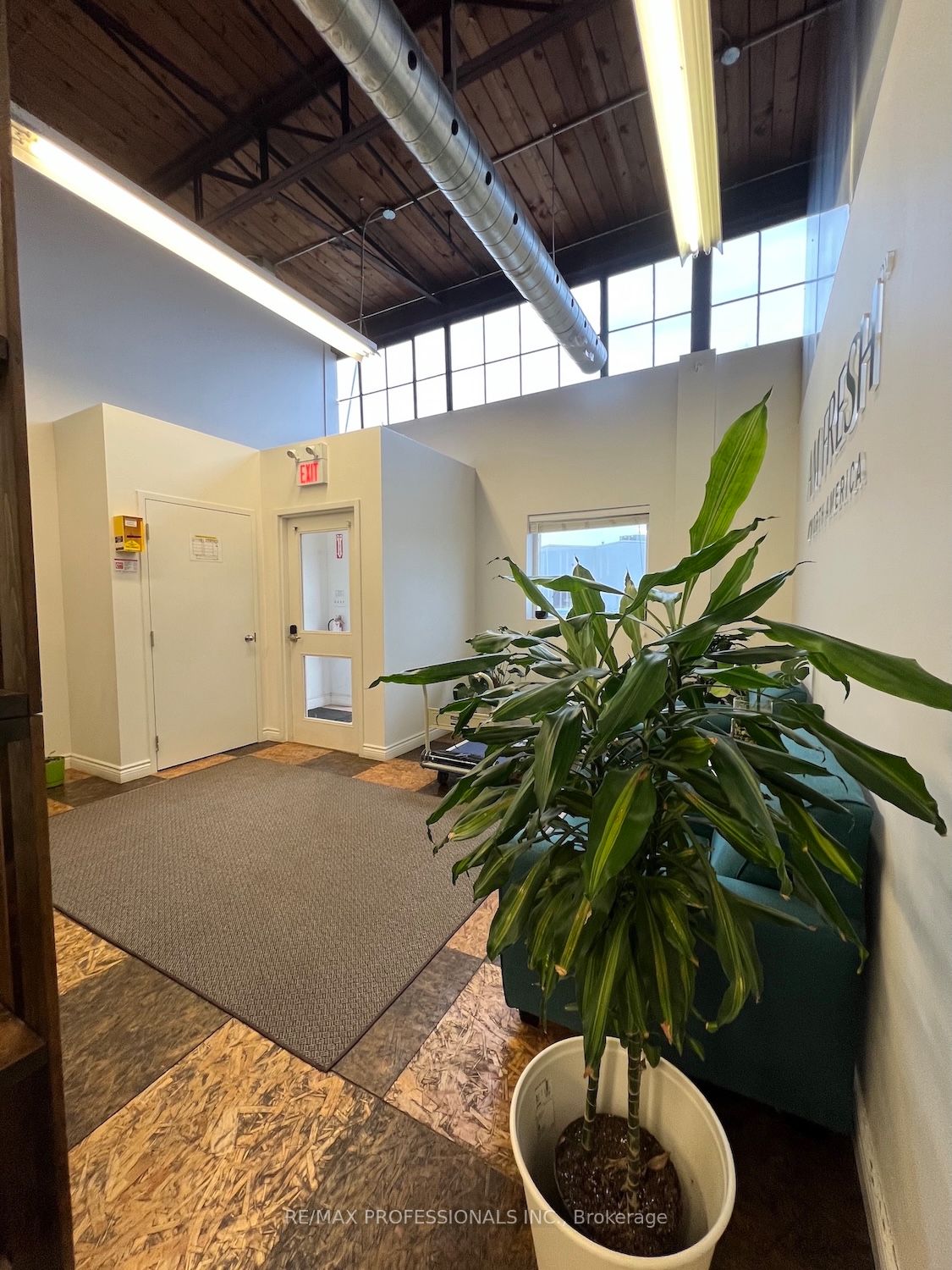 130 North Queen Street Property Photo 3